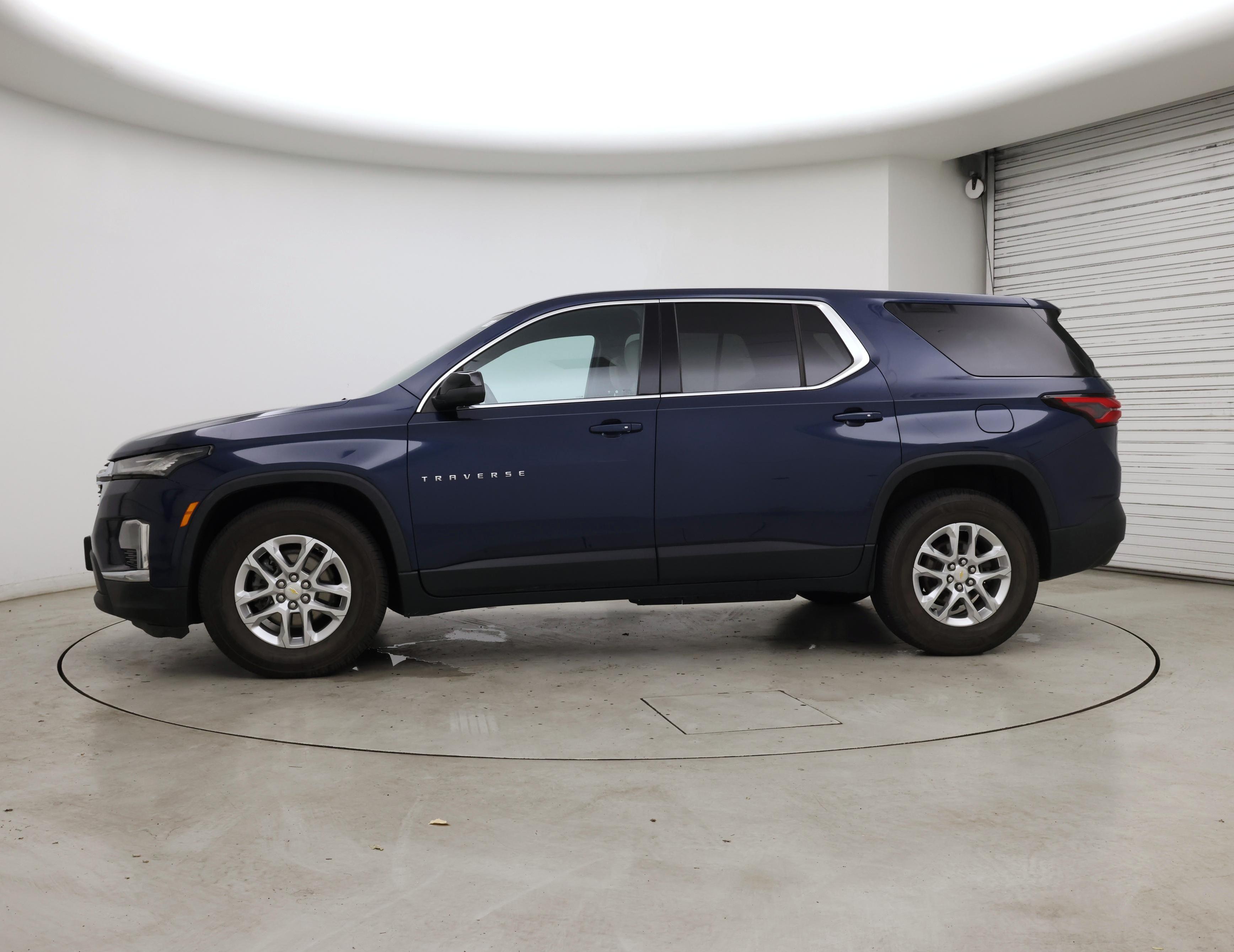 Thumbnail: 2022 Chevrolet Traverse - 3