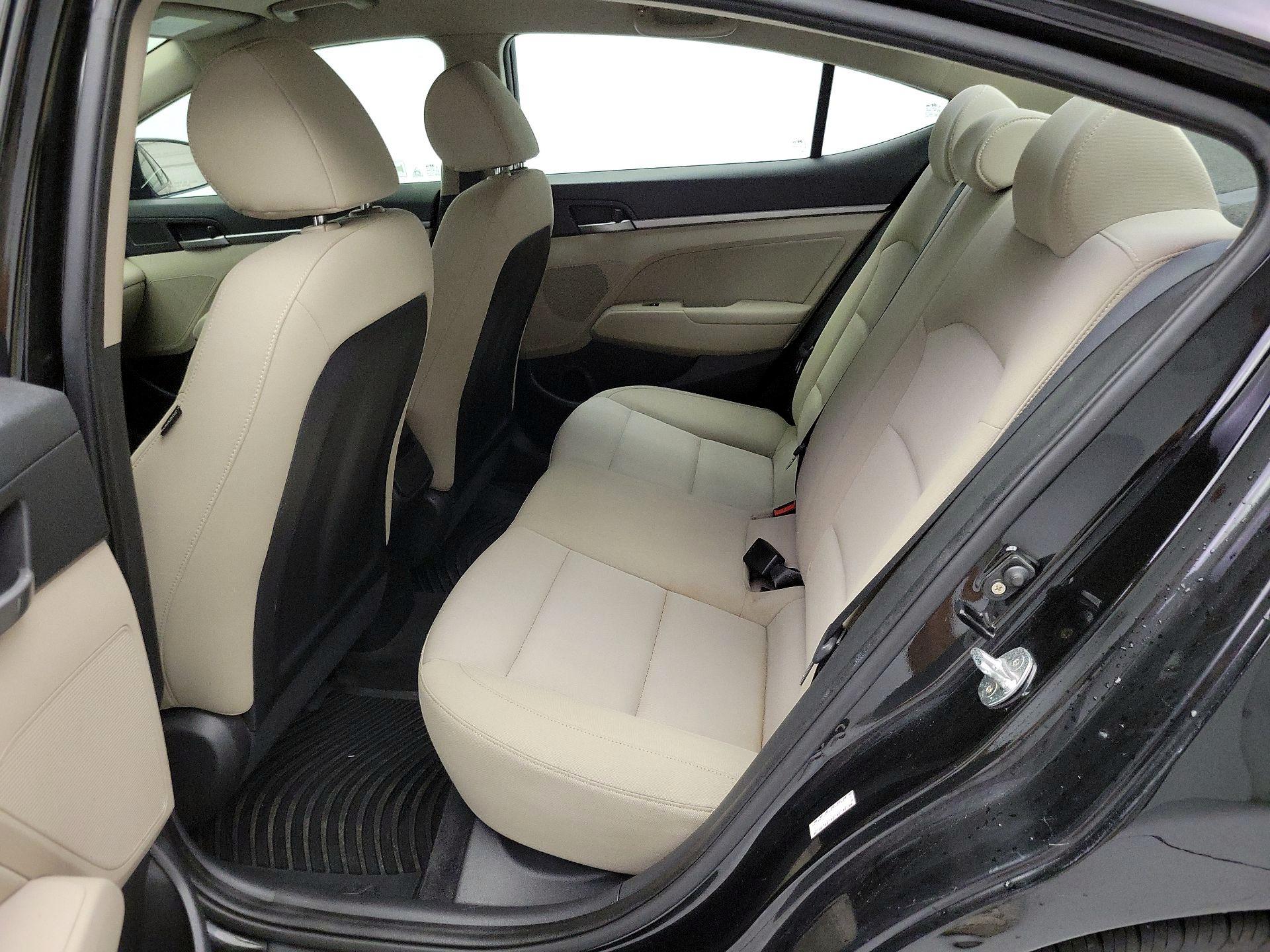 Thumbnail: 2017 Hyundai Elantra - 18