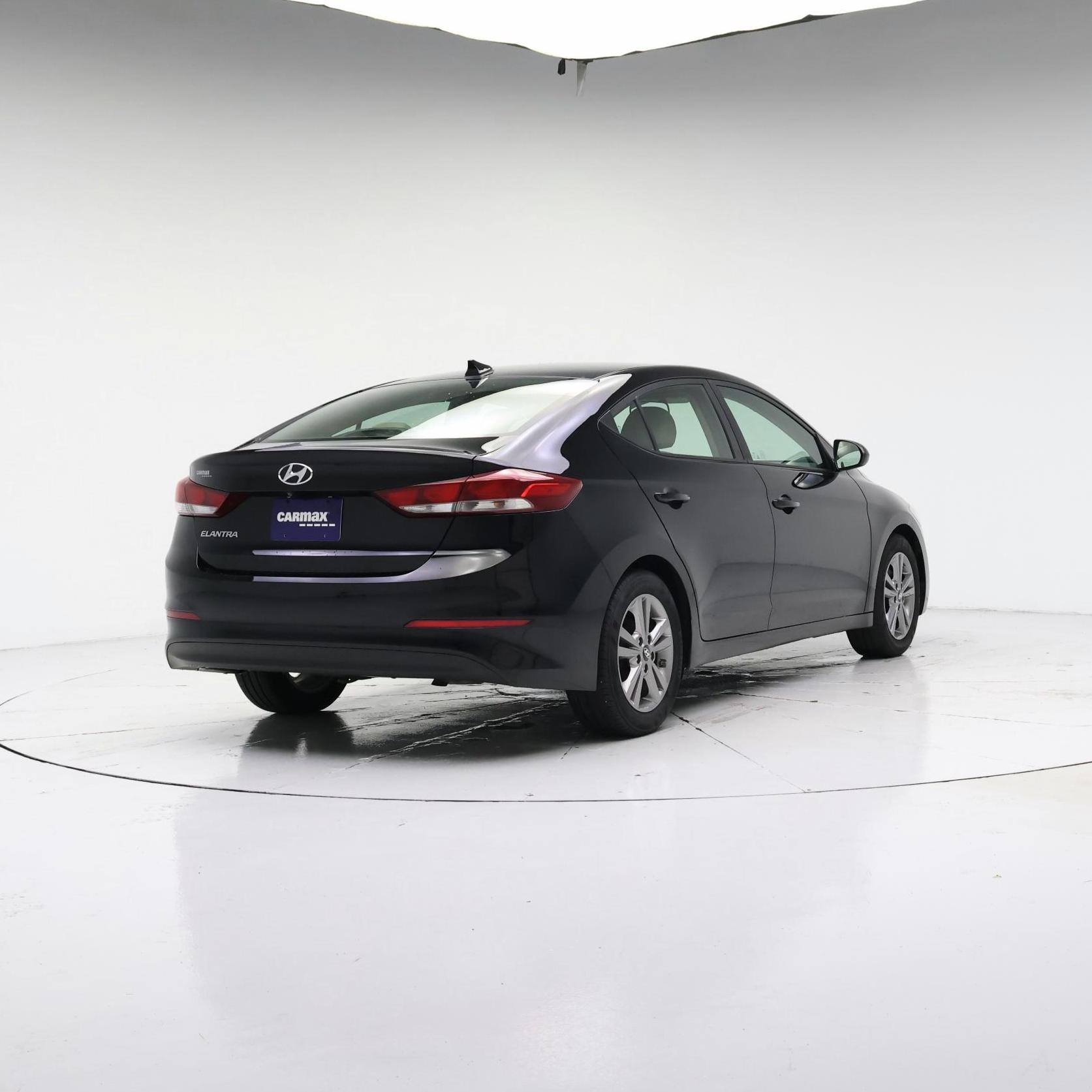 Thumbnail: 2017 Hyundai Elantra - 8