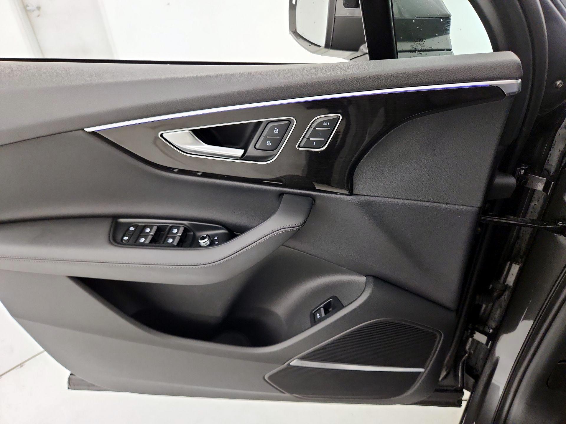 Thumbnail: 2024 Audi Q7 - 12
