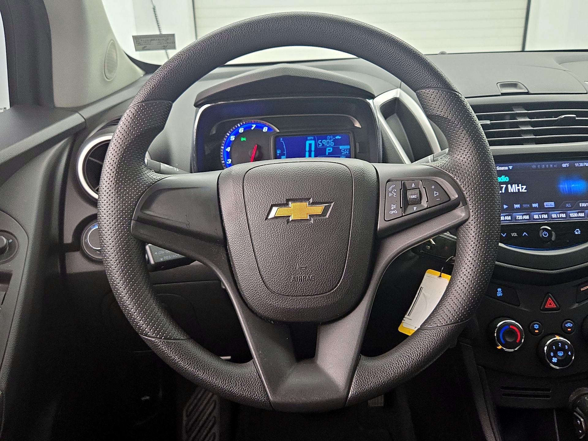 Thumbnail: 2015 Chevrolet Trax - 10