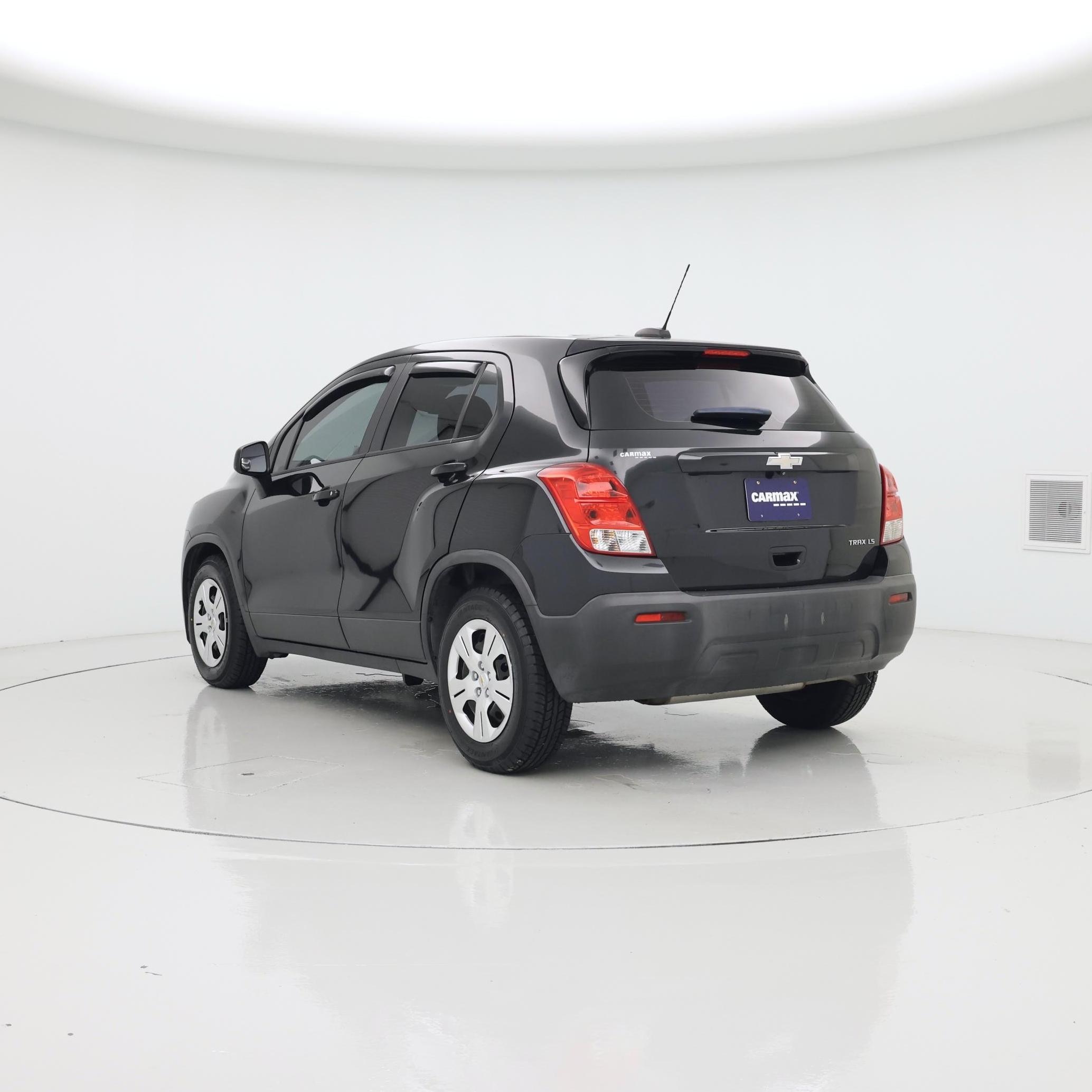 Thumbnail: 2015 Chevrolet Trax - 2