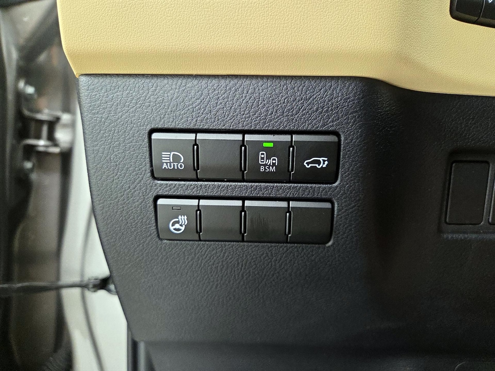 2021 Lexus NX Hybrid 300h - Photo 14