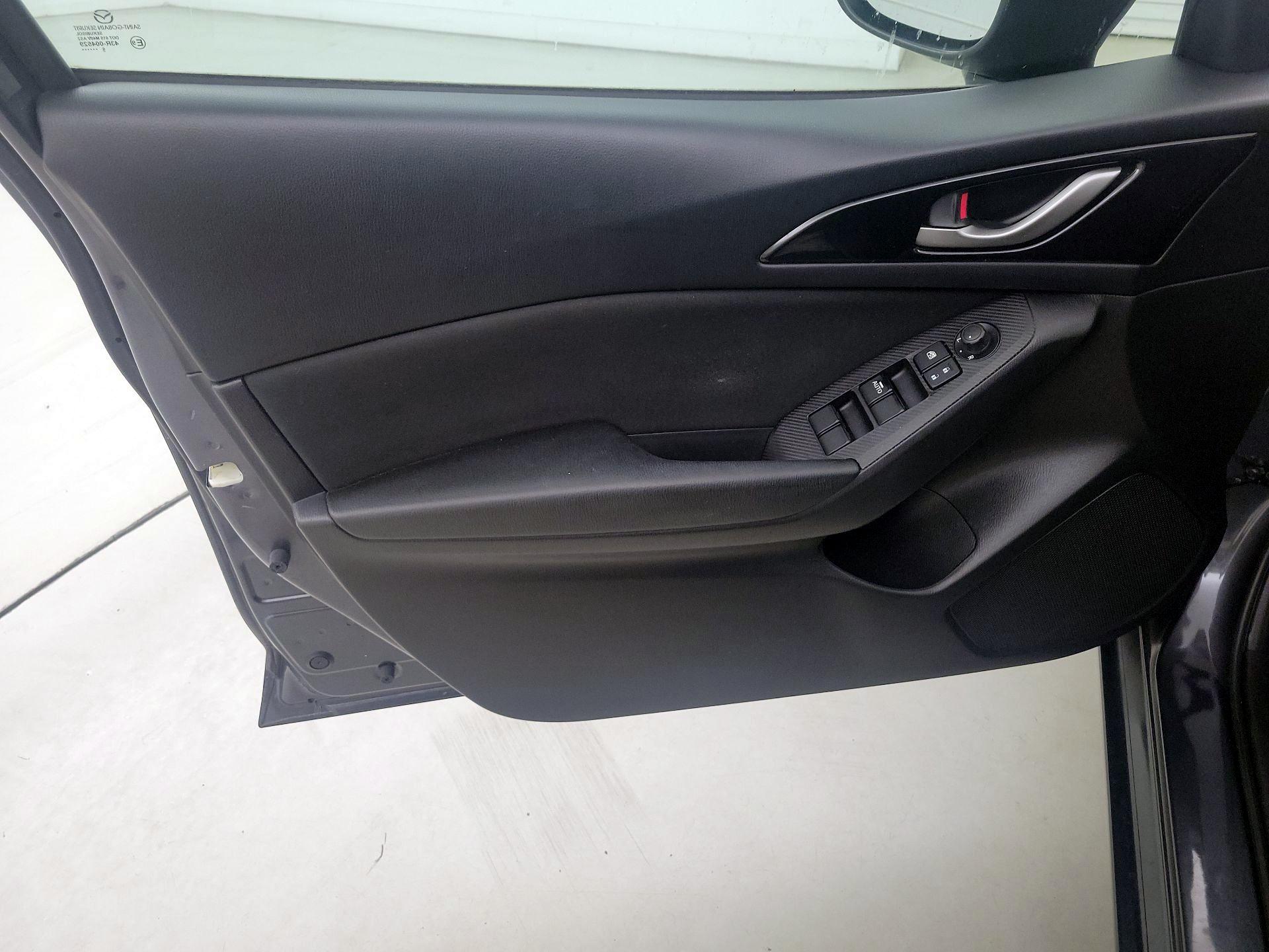 Thumbnail: 2016 Mazda Mazda3 - 12