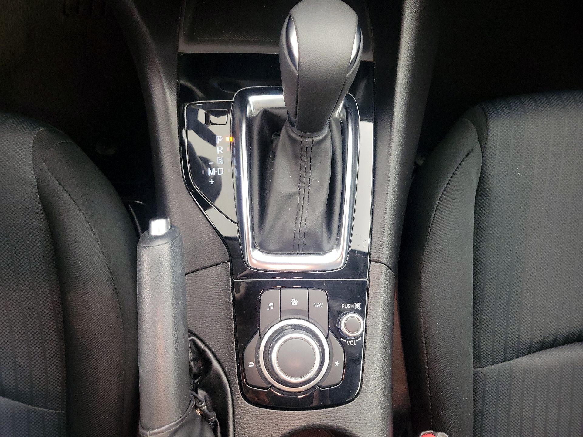 Thumbnail: 2016 Mazda Mazda3 - 17