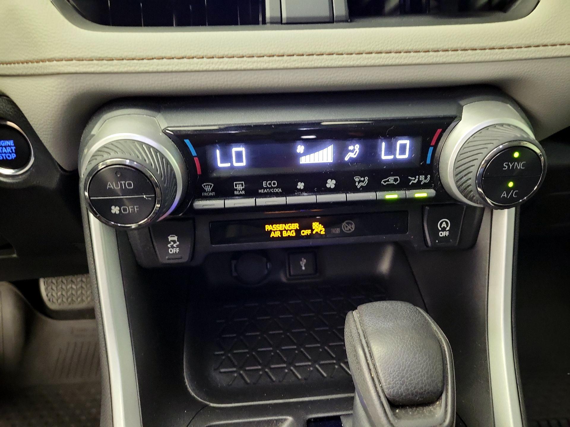 Thumbnail: 2021 Toyota RAV4 - 16