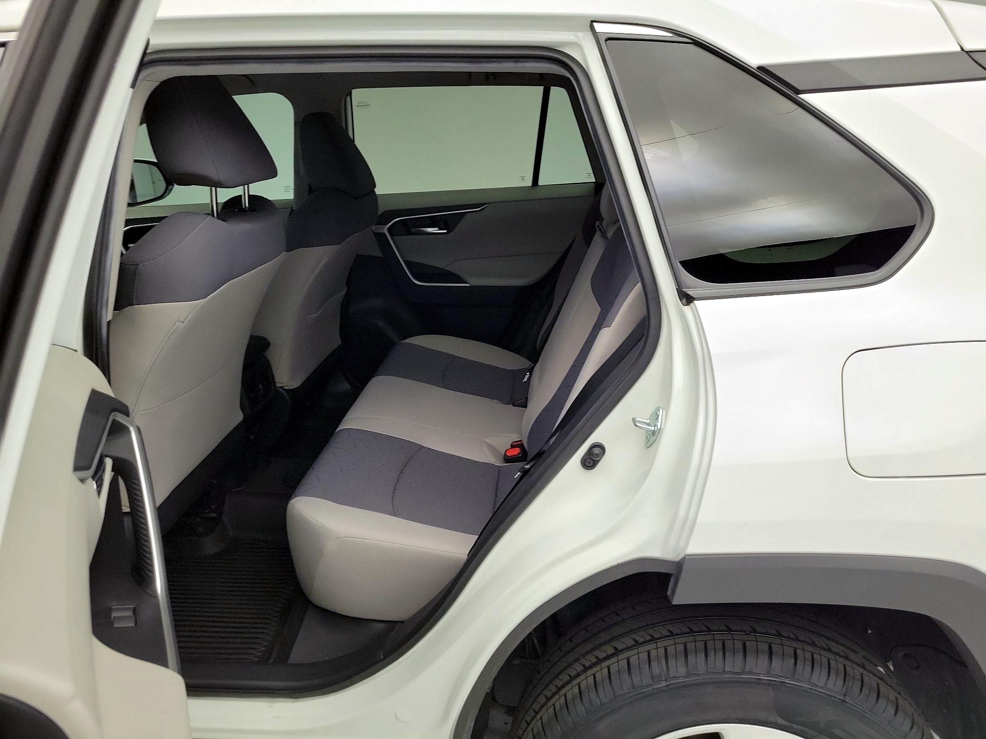 Thumbnail: 2021 Toyota RAV4 - 19