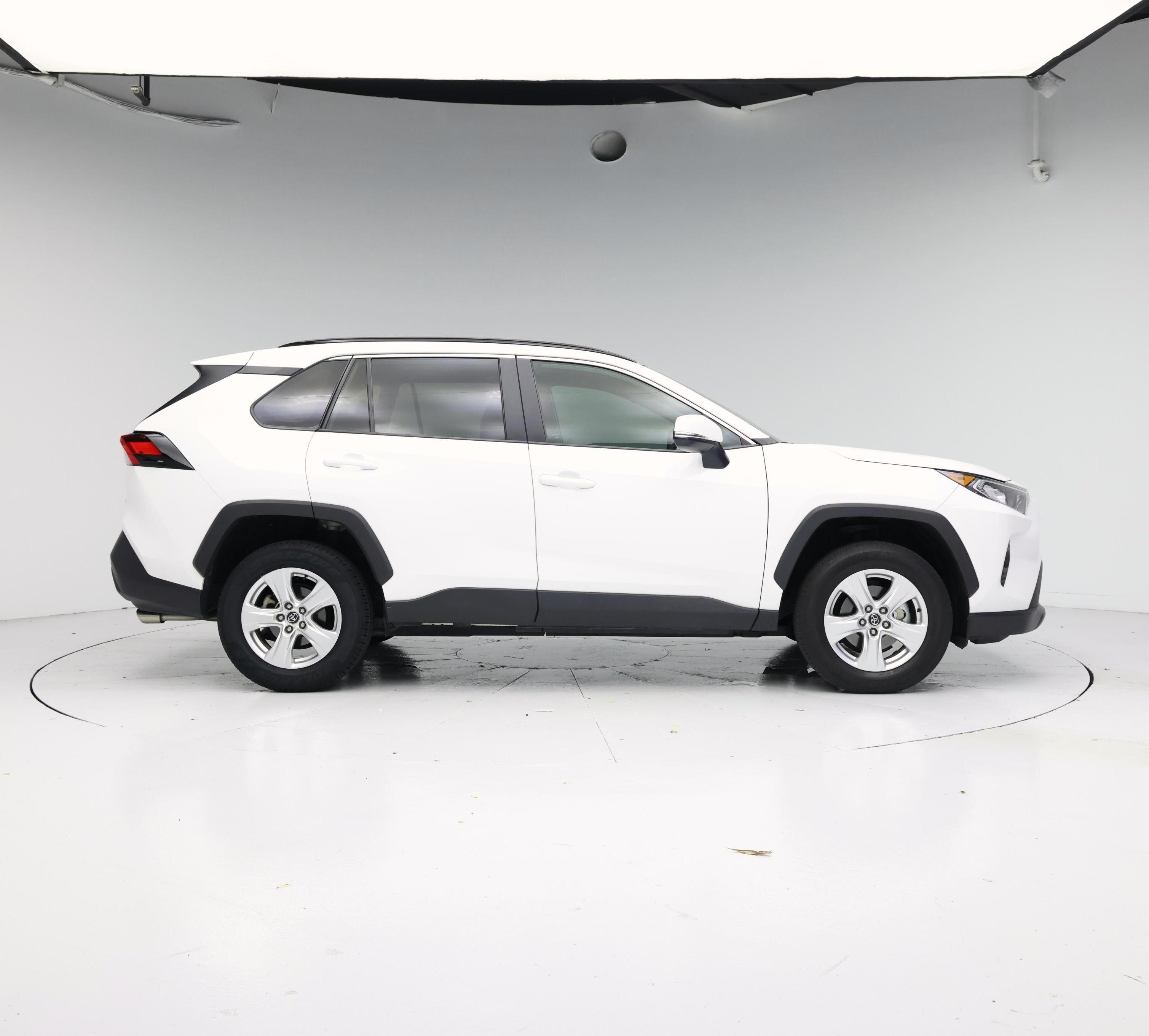 Thumbnail: 2021 Toyota RAV4 - 7