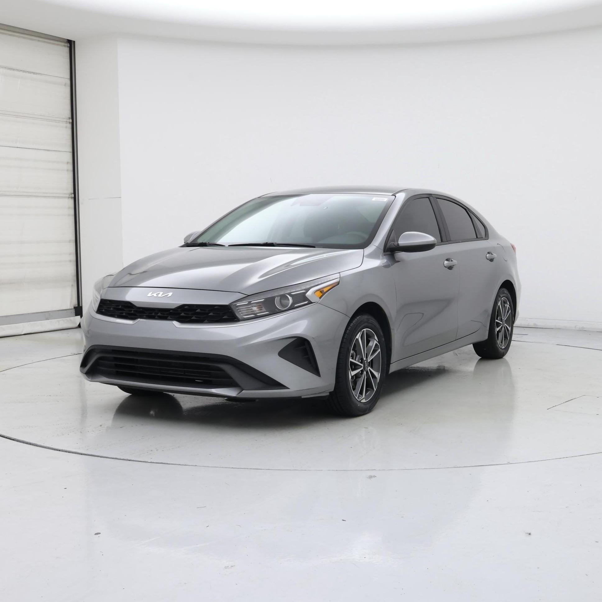 Thumbnail: 2022 Kia Forte - 4