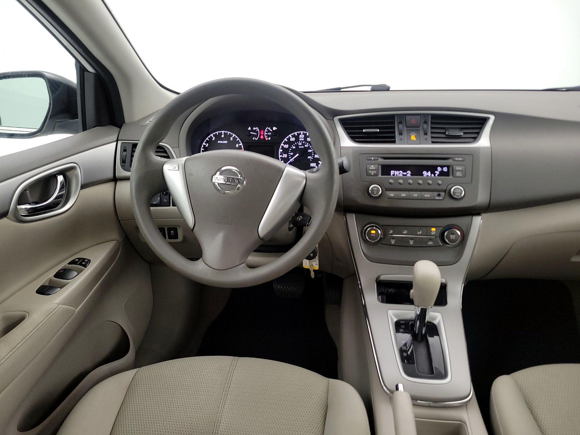 Thumbnail: 2014 Nissan Sentra - 10