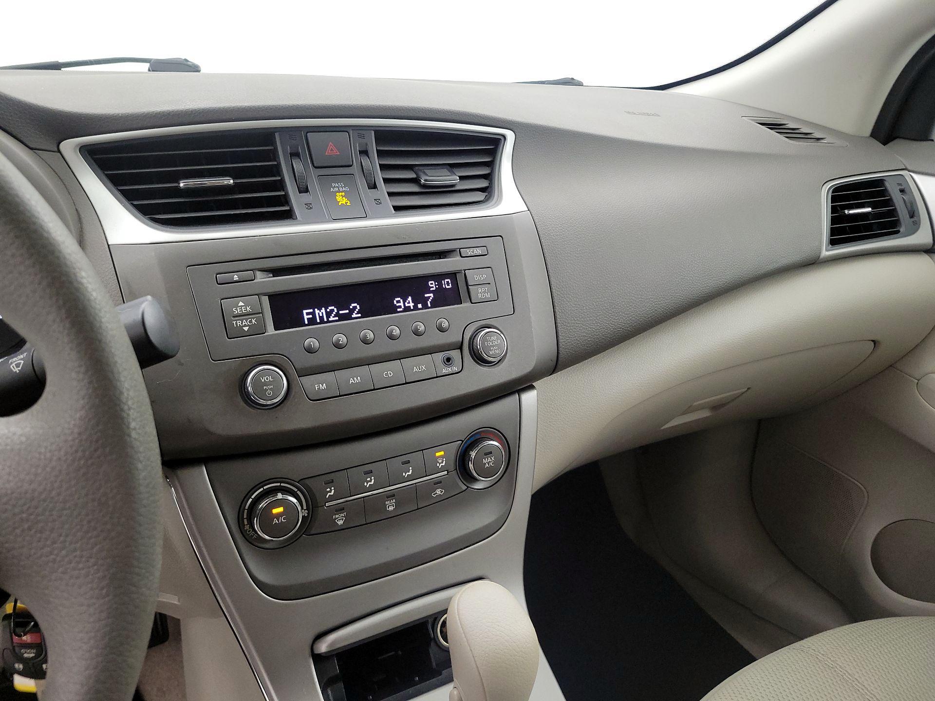 Thumbnail: 2014 Nissan Sentra - 14