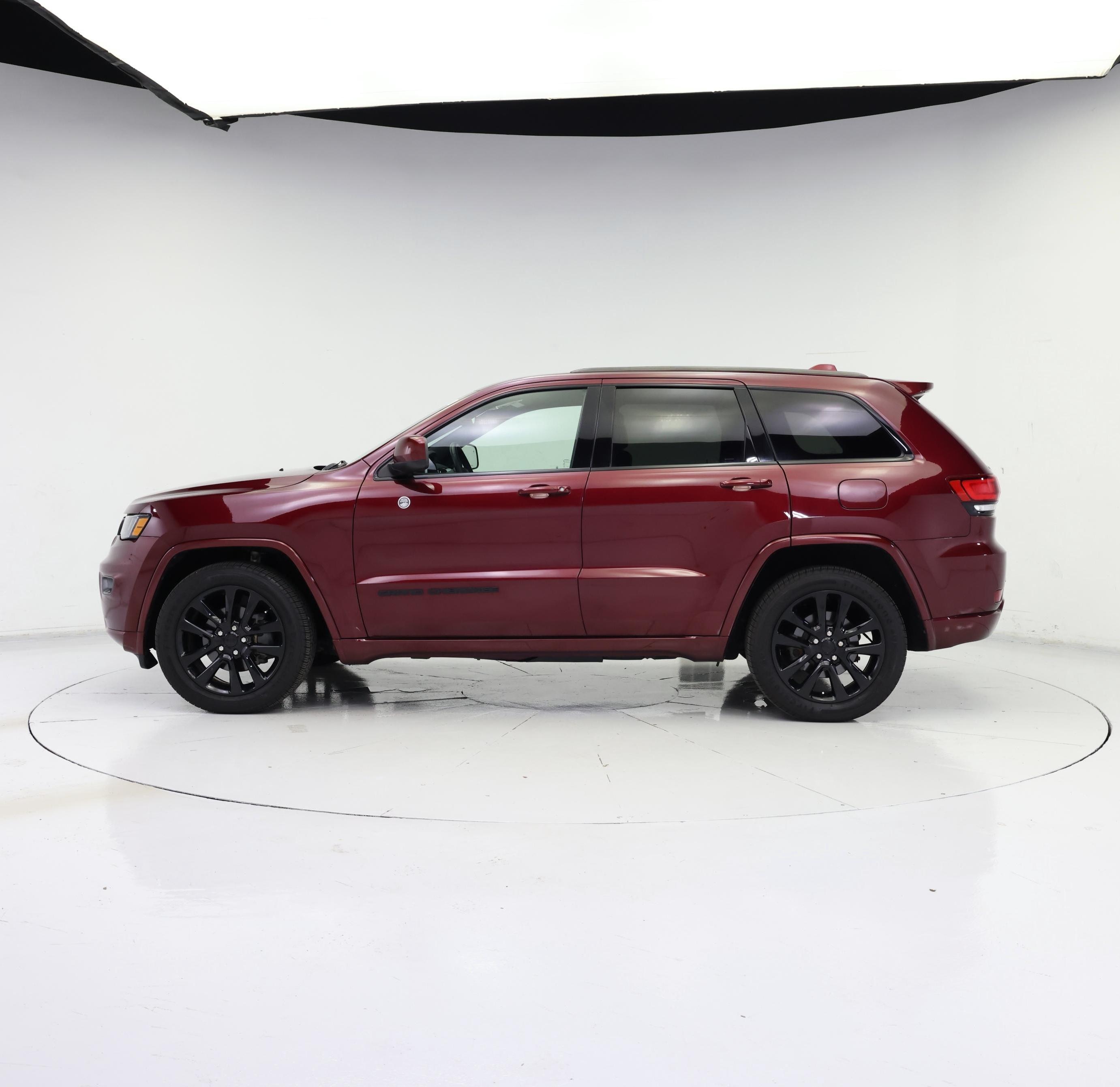 Thumbnail: 2019 Jeep Grand Cherokee - 3