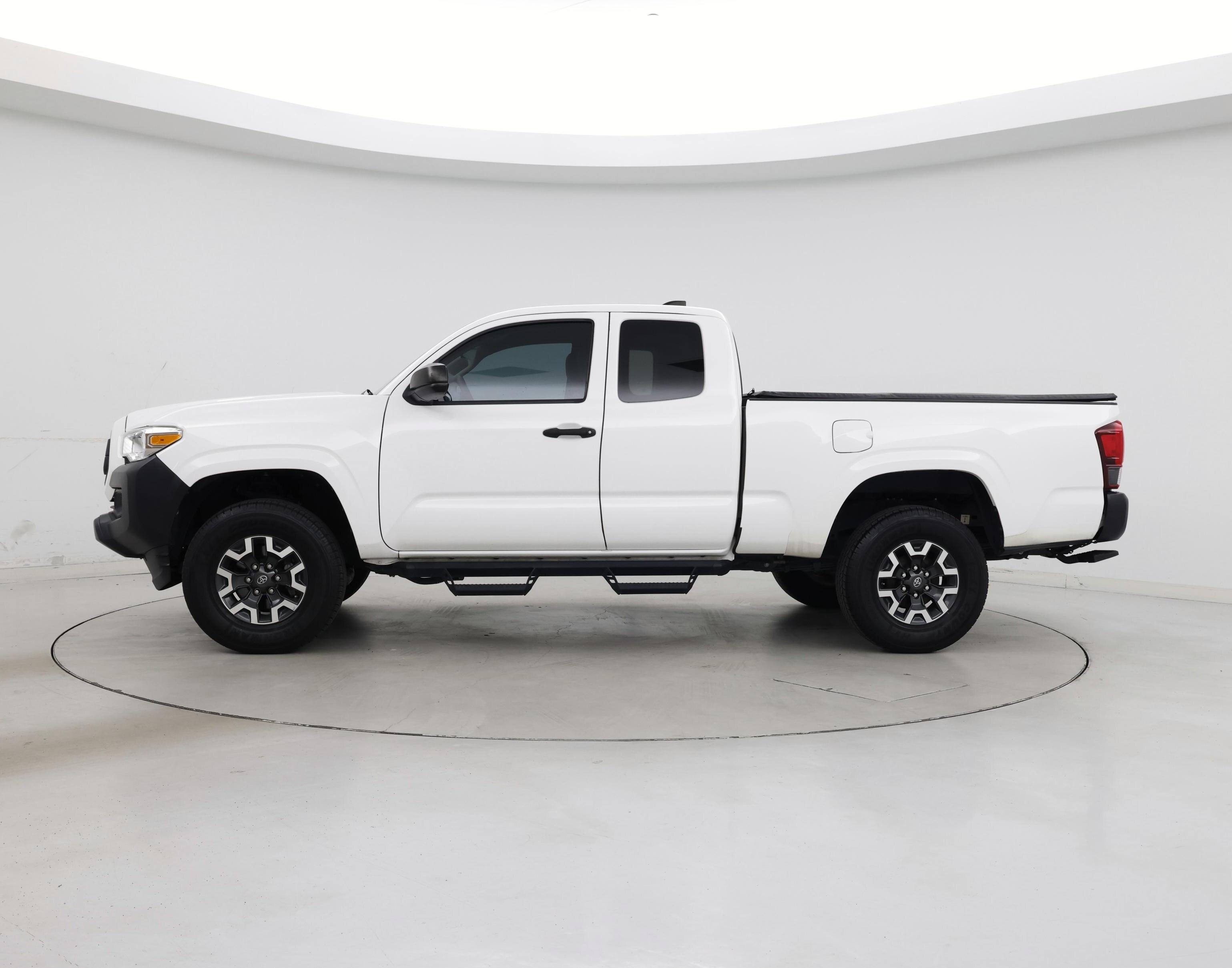 Thumbnail: 2022 Toyota Tacoma - 3