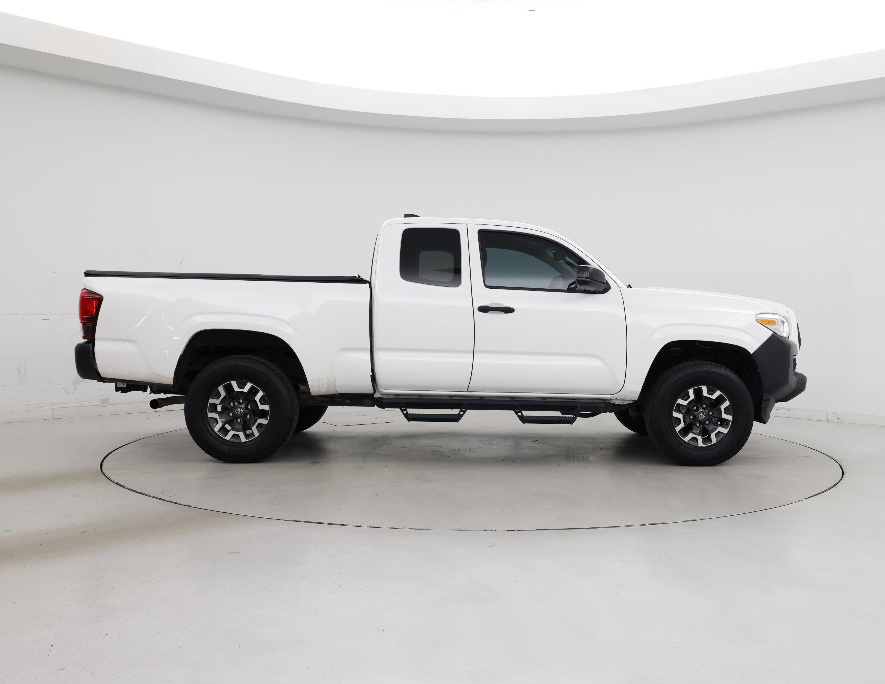 Thumbnail: 2022 Toyota Tacoma - 7