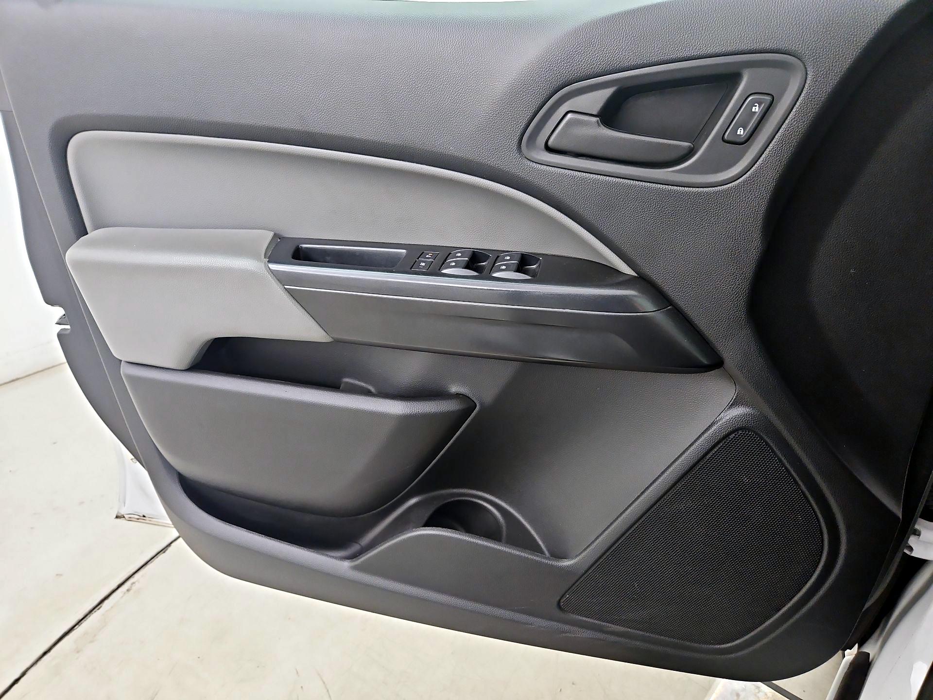 Thumbnail: 2019 Chevrolet Colorado - 10