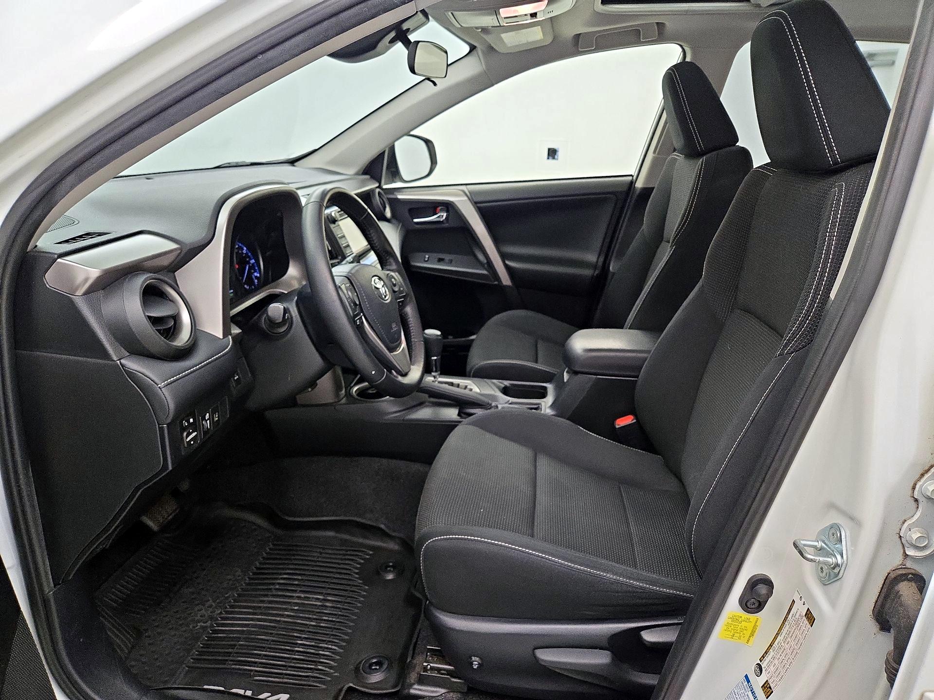 Thumbnail: 2018 Toyota RAV4 - 11
