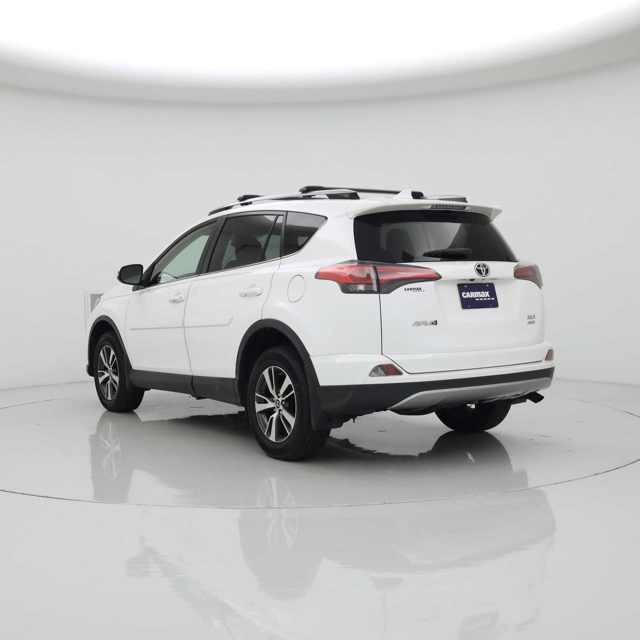 Thumbnail: 2018 Toyota RAV4 - 2
