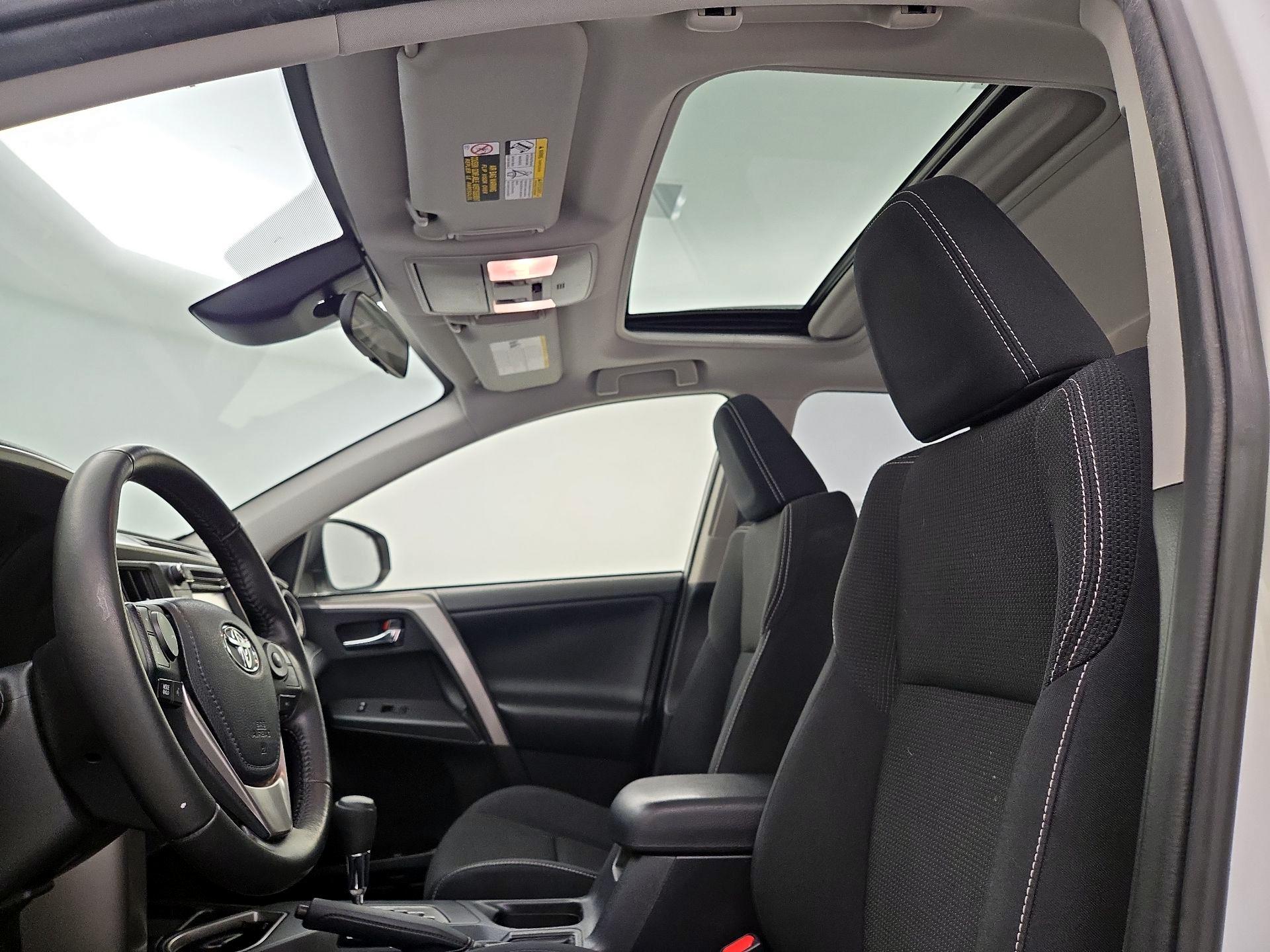 Thumbnail: 2018 Toyota RAV4 - 19
