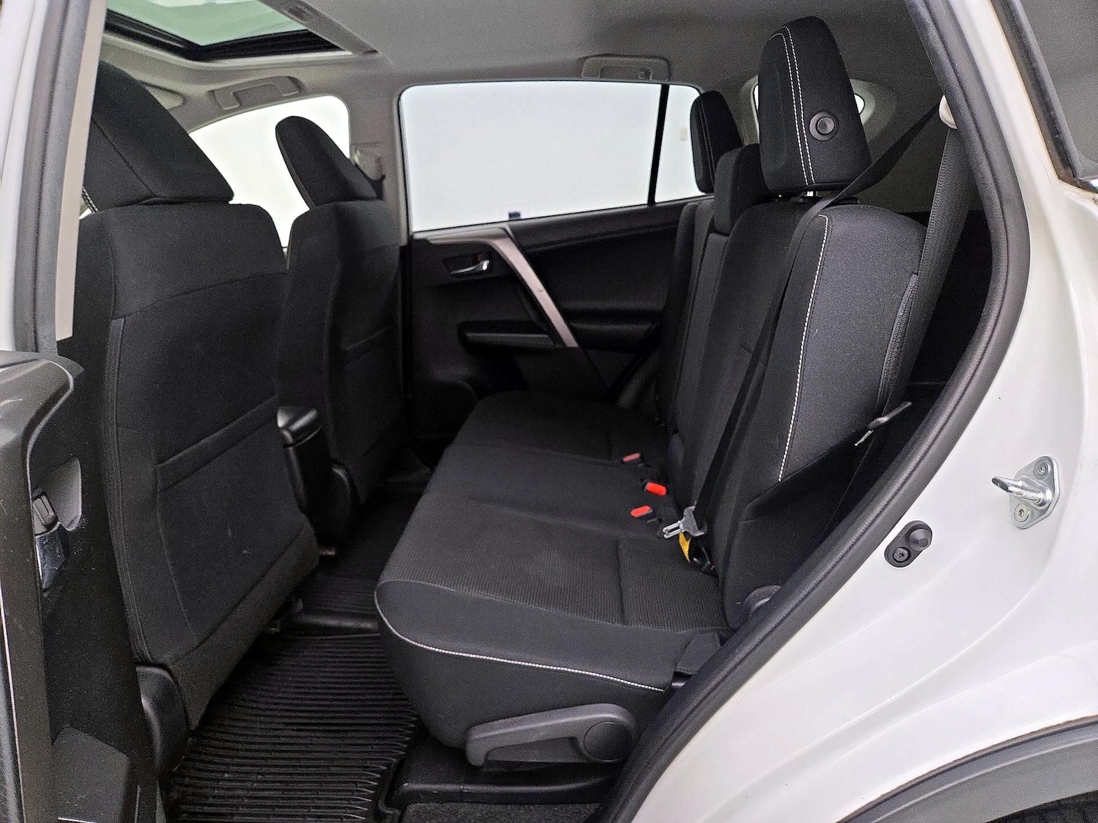 2018 Toyota RAV4 XLE - Photo 21