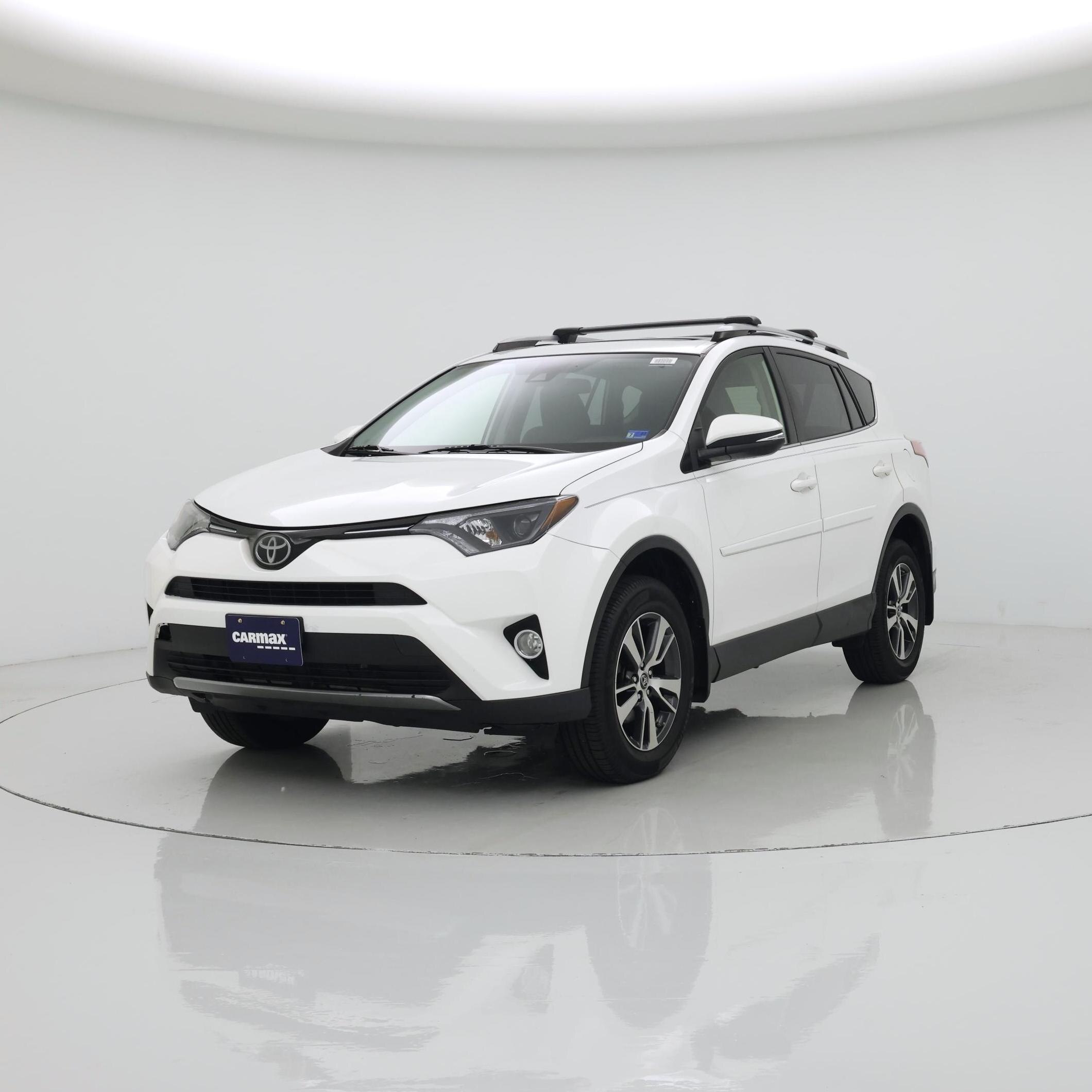 Thumbnail: 2018 Toyota RAV4 - 4
