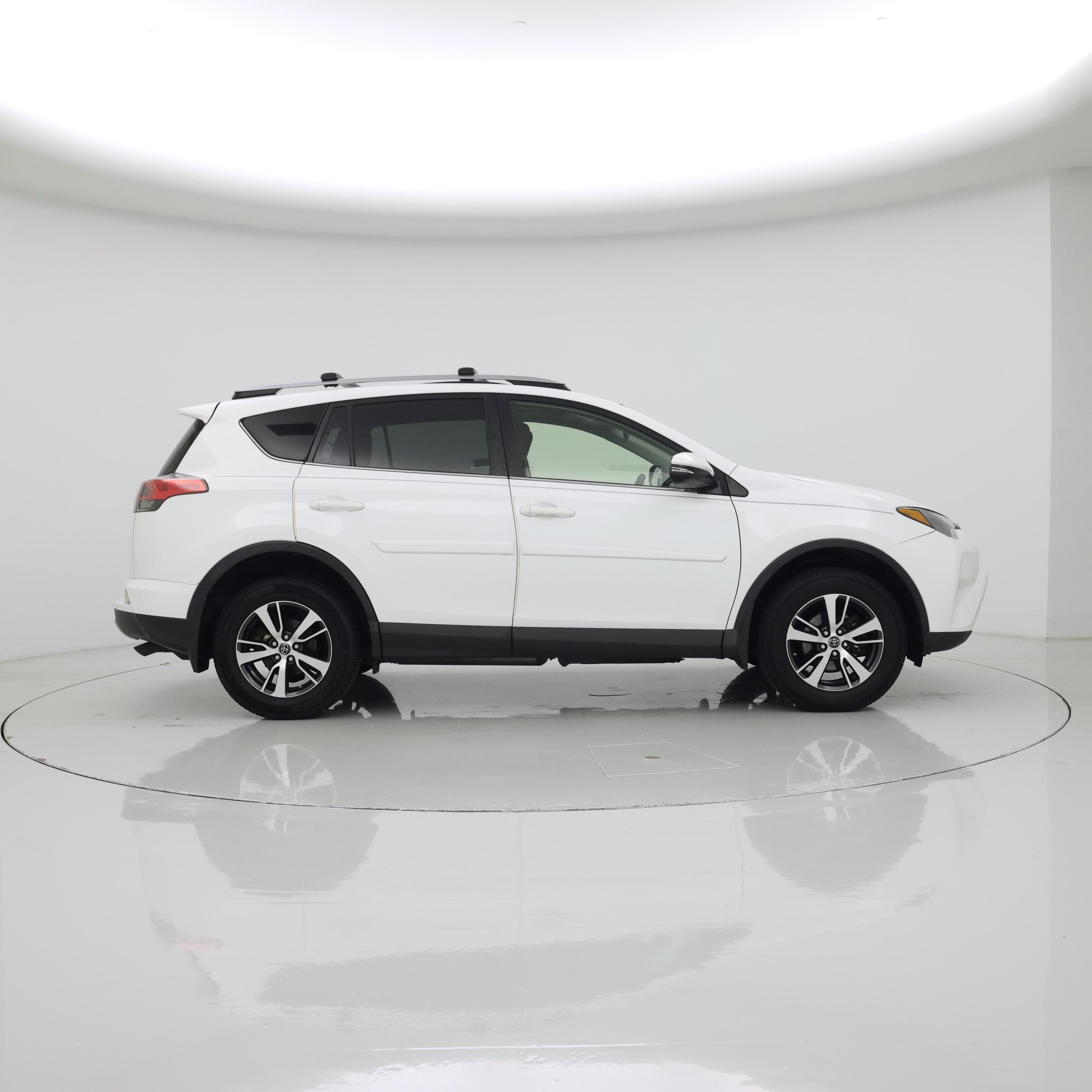 Thumbnail: 2018 Toyota RAV4 - 7
