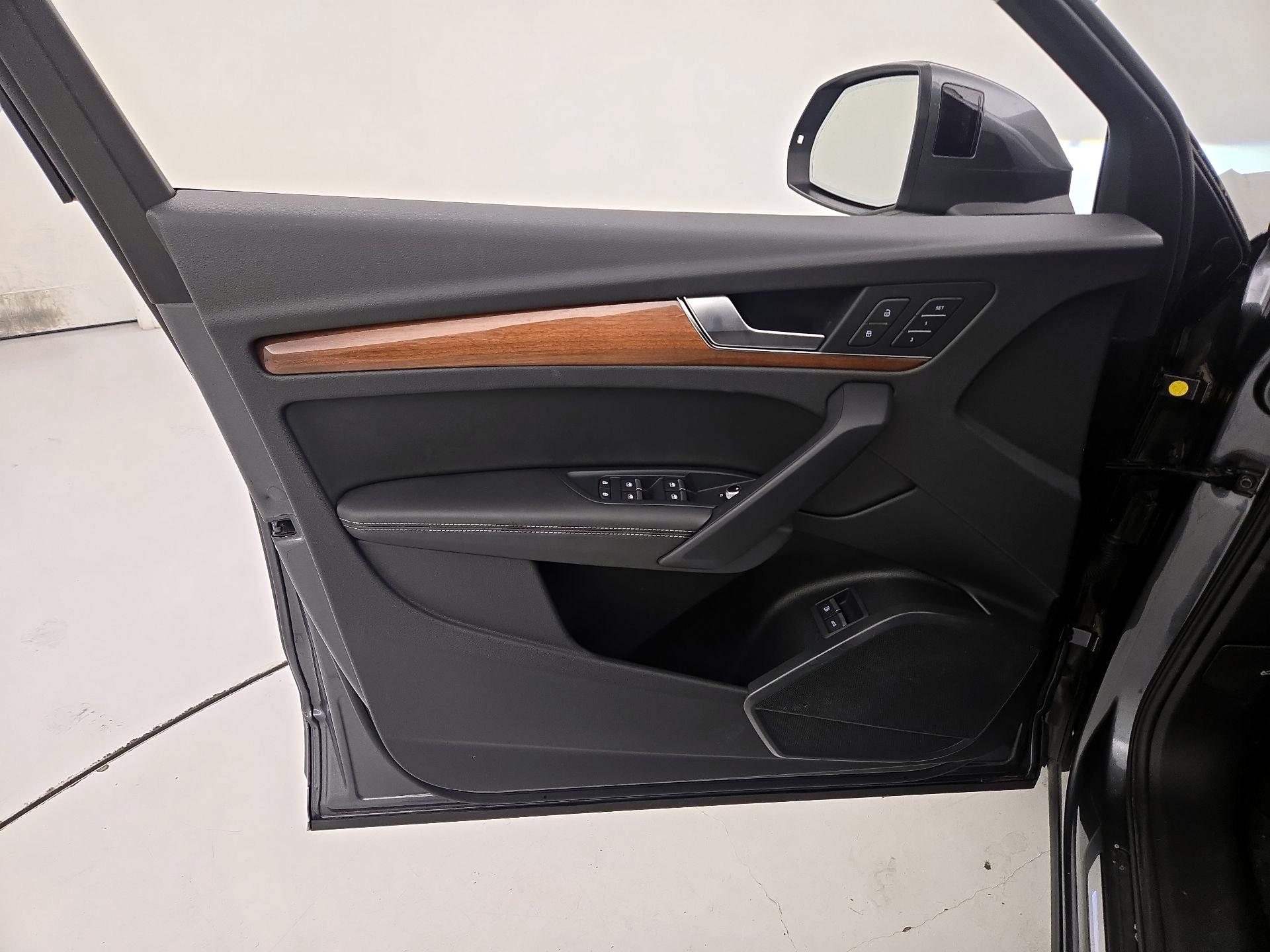 Thumbnail: 2022 Audi Q5 - 12
