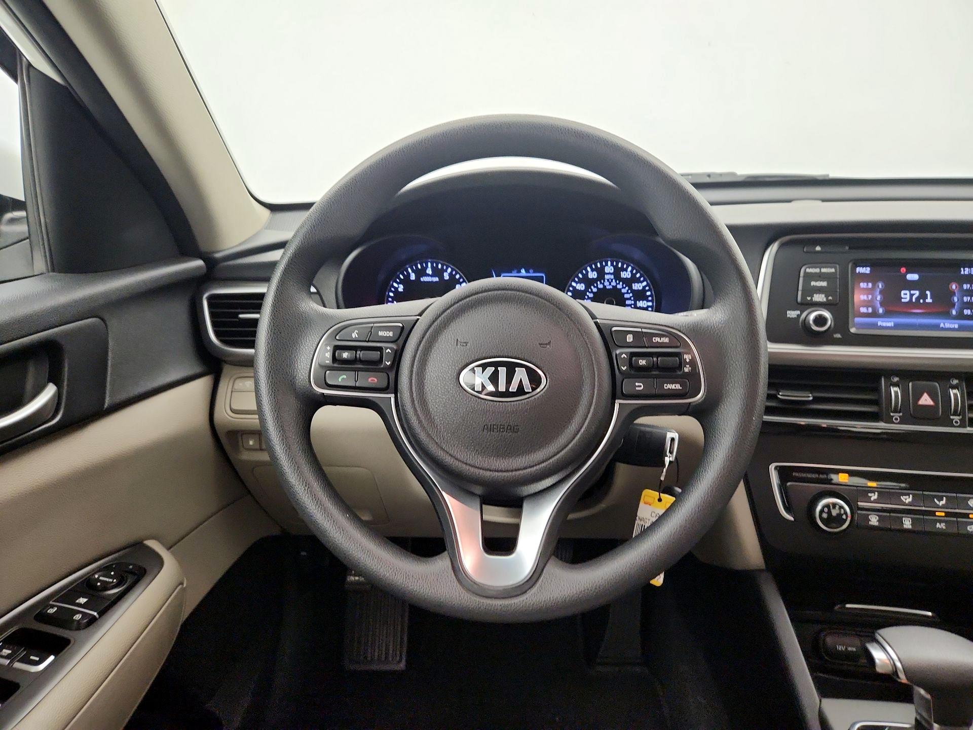 Thumbnail: 2016 Kia Optima - 10