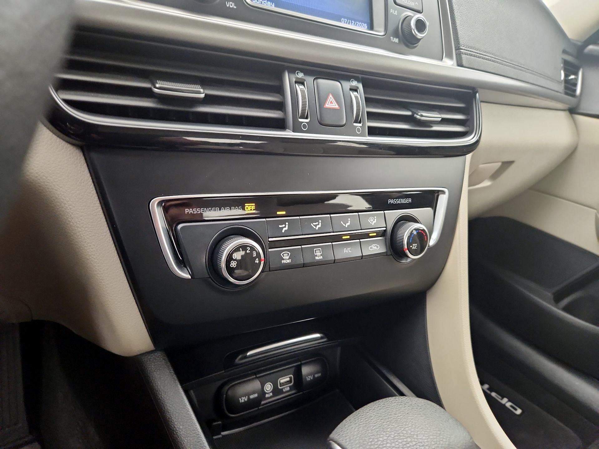Thumbnail: 2016 Kia Optima - 15