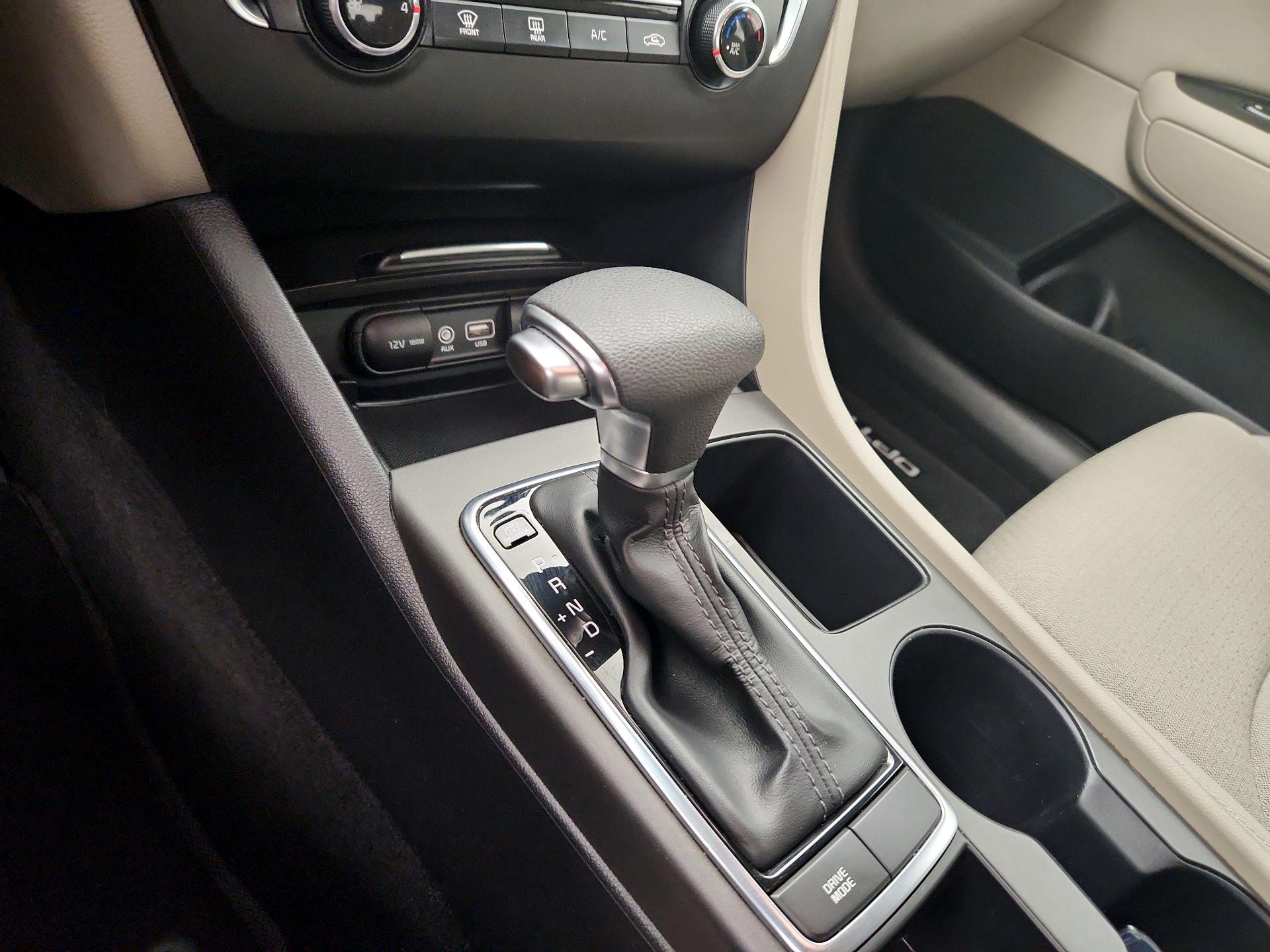 Thumbnail: 2016 Kia Optima - 16