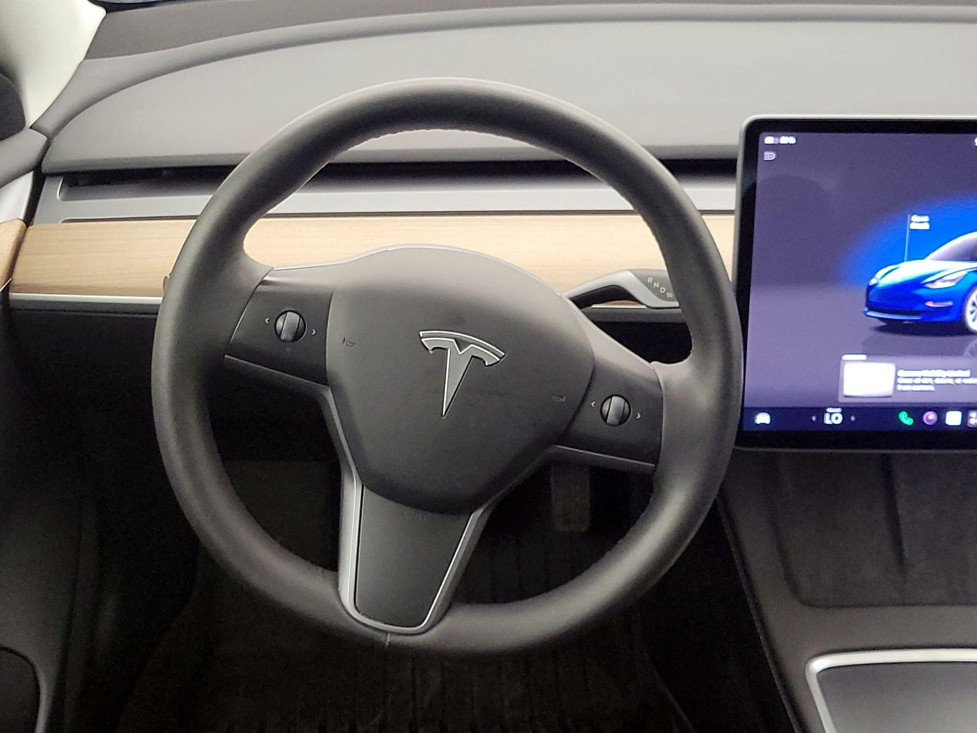 Thumbnail: 2023 Tesla Model 3 - 10