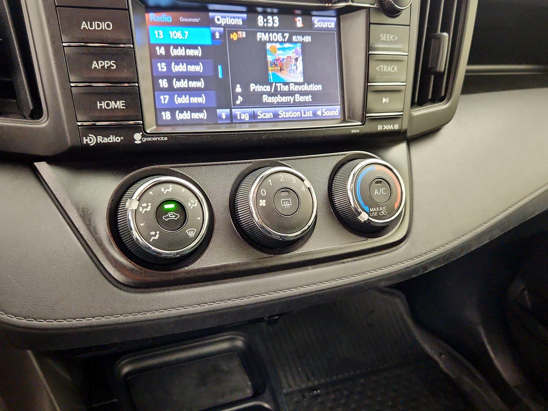 Thumbnail: 2018 Toyota RAV4 - 16