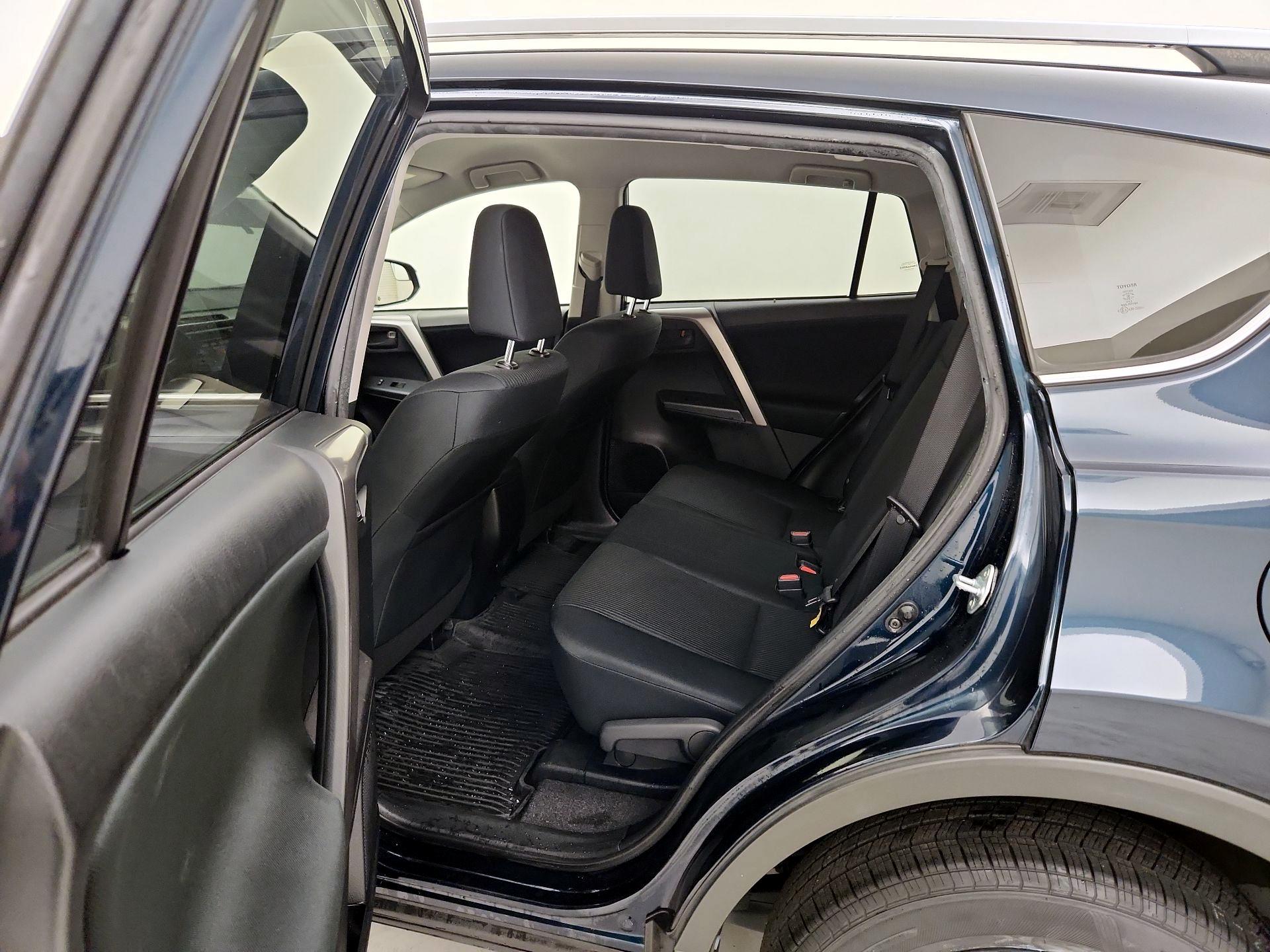 Thumbnail: 2018 Toyota RAV4 - 19
