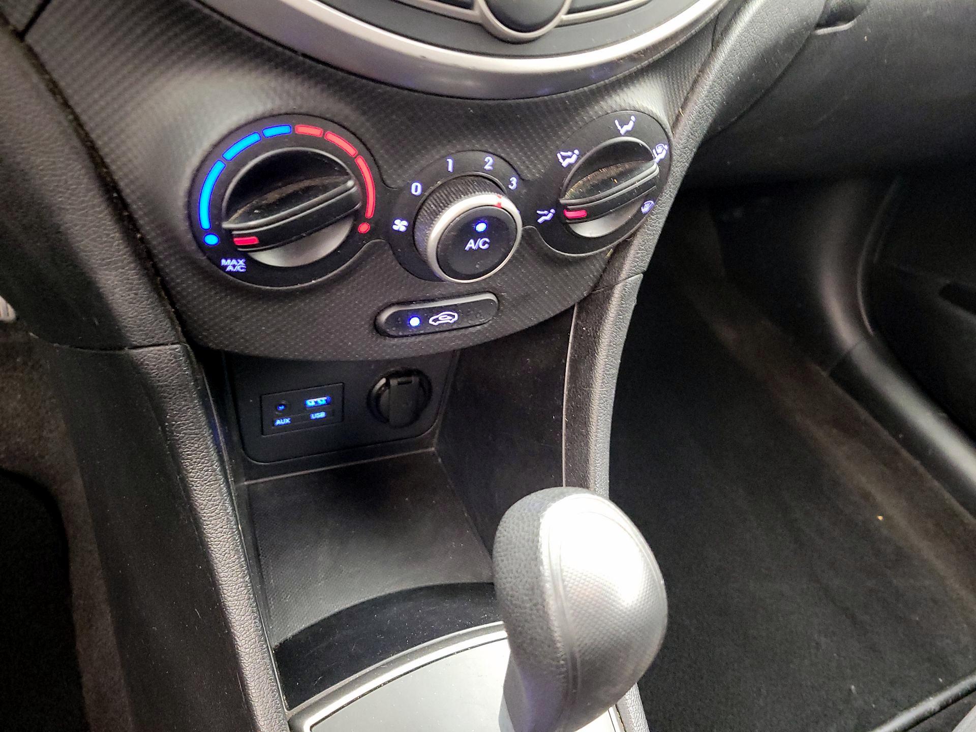 Thumbnail: 2016 Hyundai Accent - 14