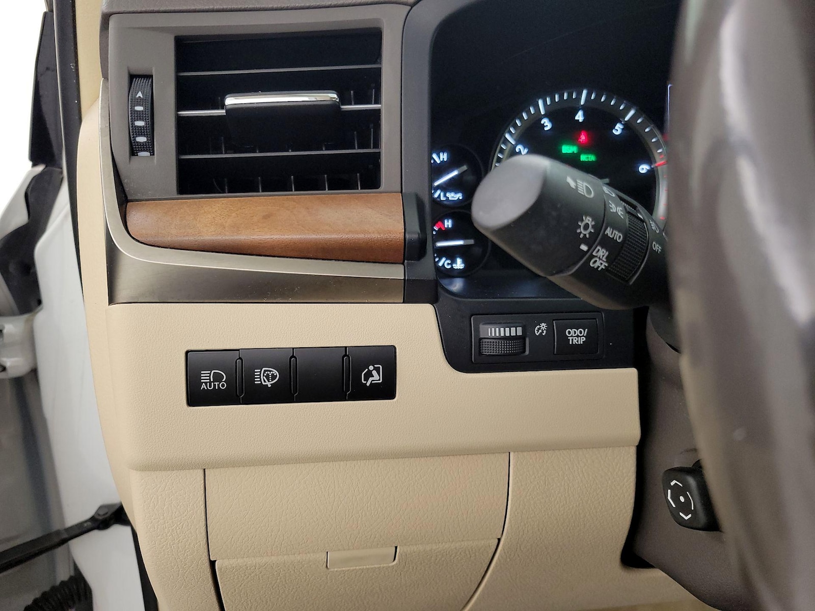 2019 Lexus LX 570 - Photo 14