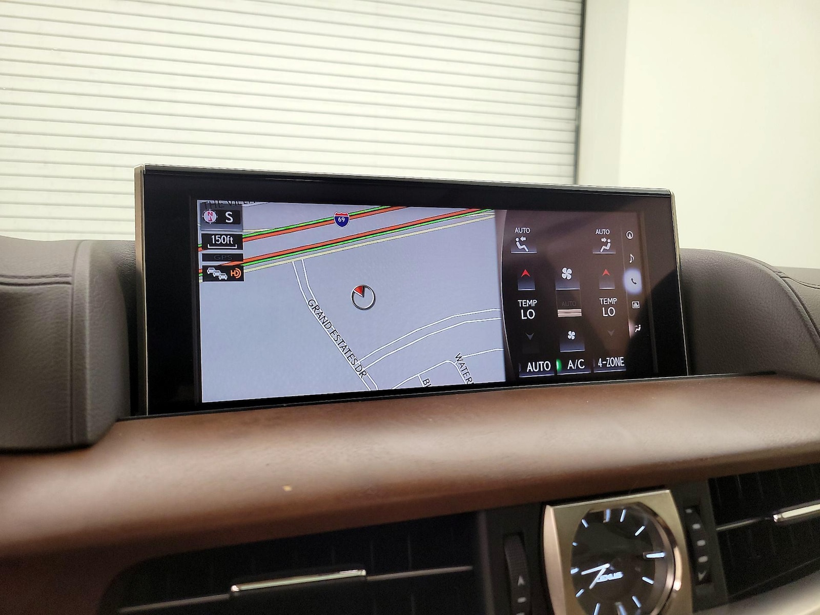 2019 Lexus LX 570 - Photo 15
