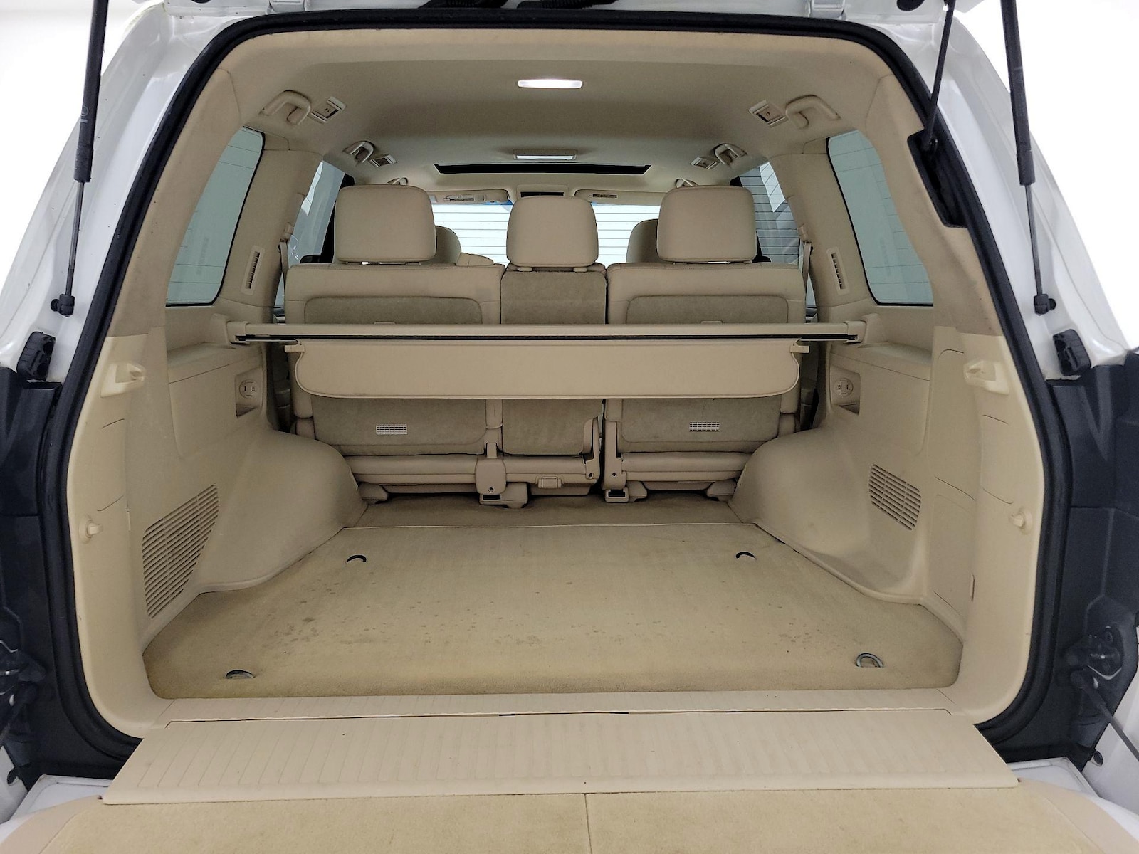 2019 Lexus LX 570 - Photo 23