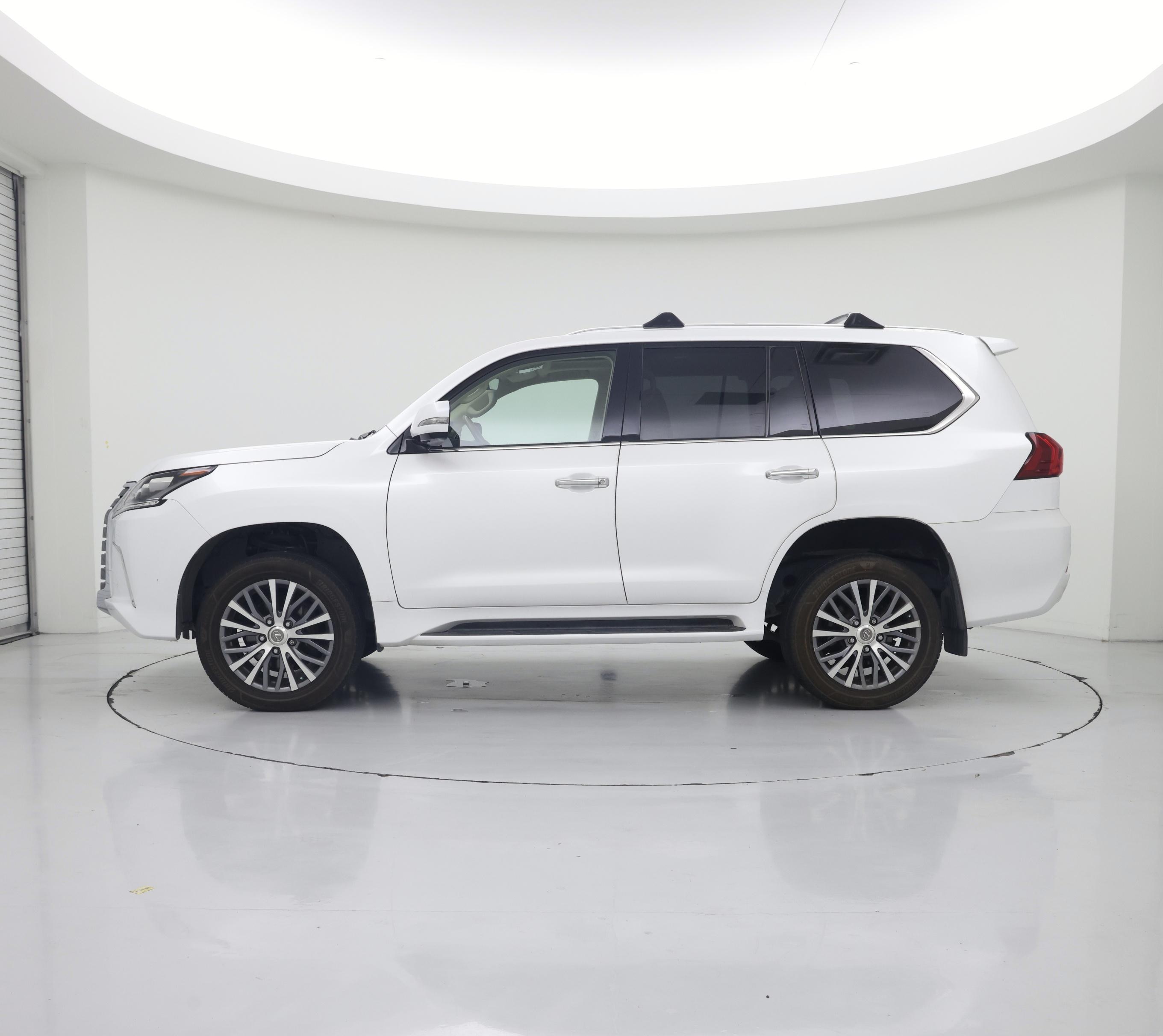 Thumbnail: 2019 Lexus LX - 3