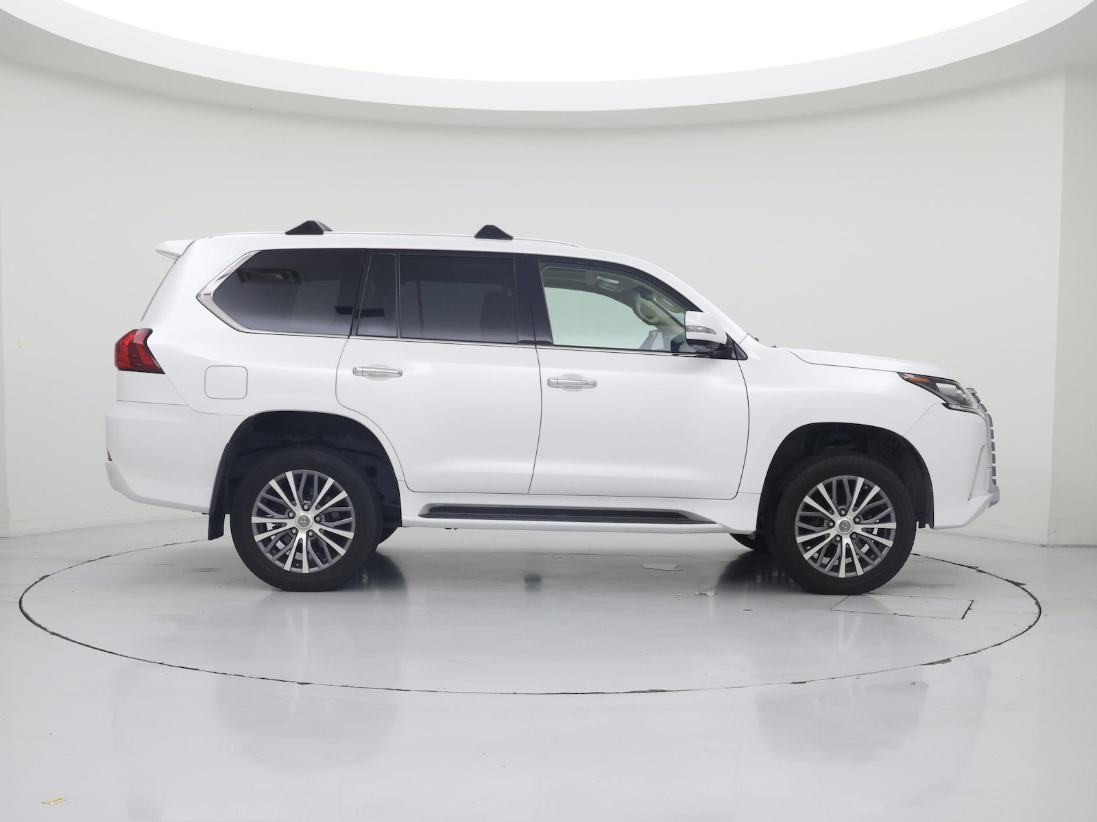 2019 Lexus LX 570 - Photo 8