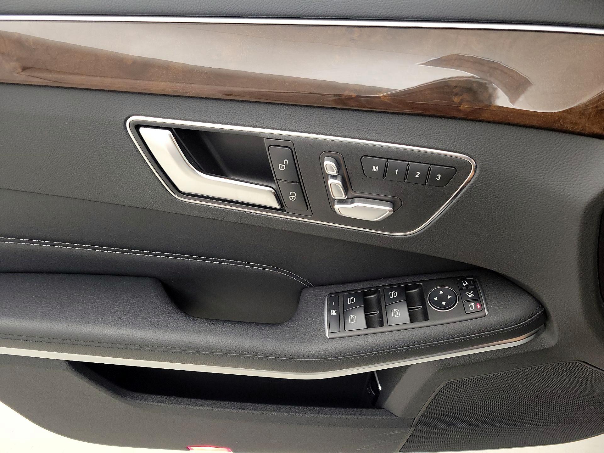Thumbnail: 2015 Mercedes-Benz E-Class - 12