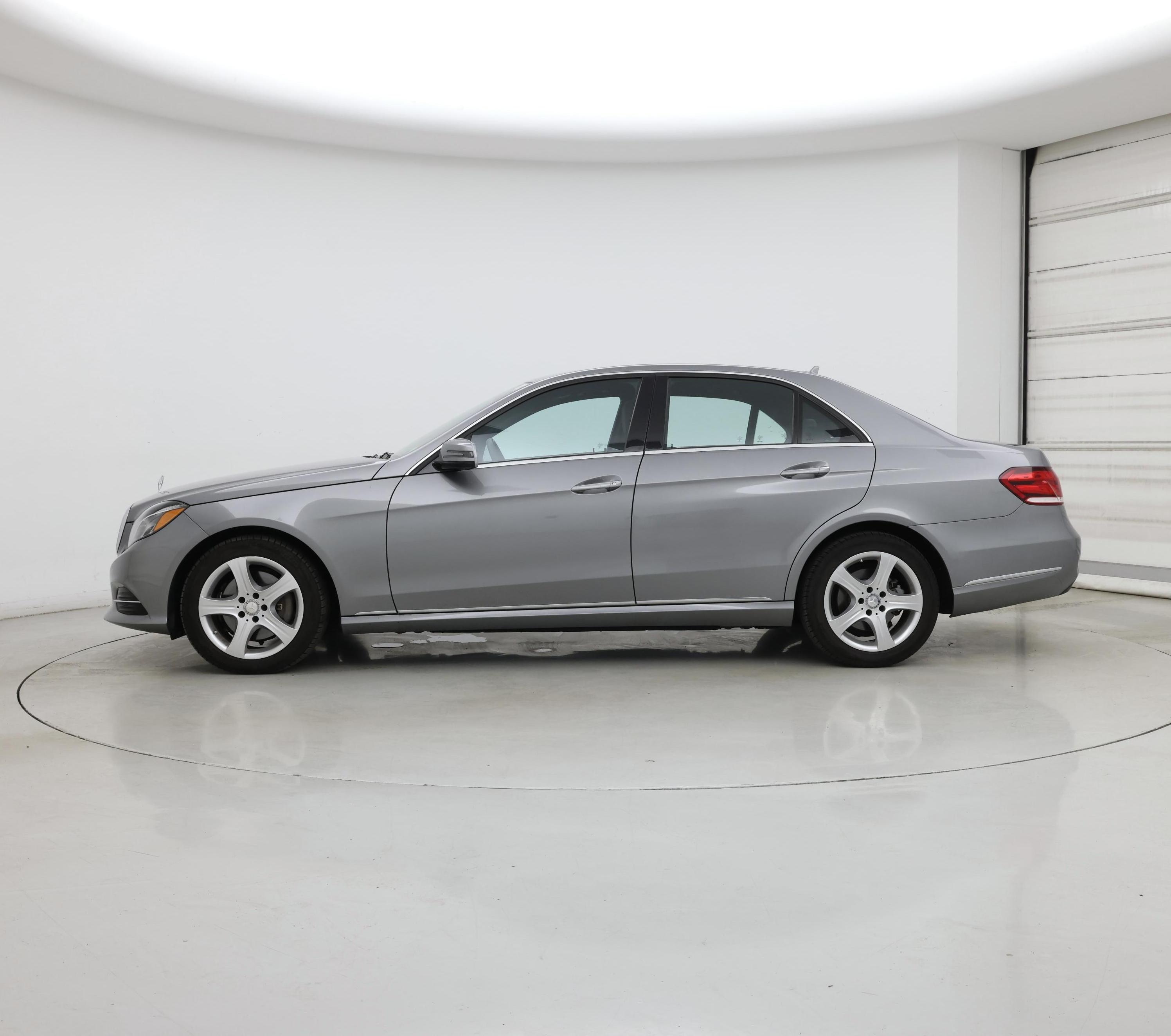 Thumbnail: 2015 Mercedes-Benz E-Class - 3