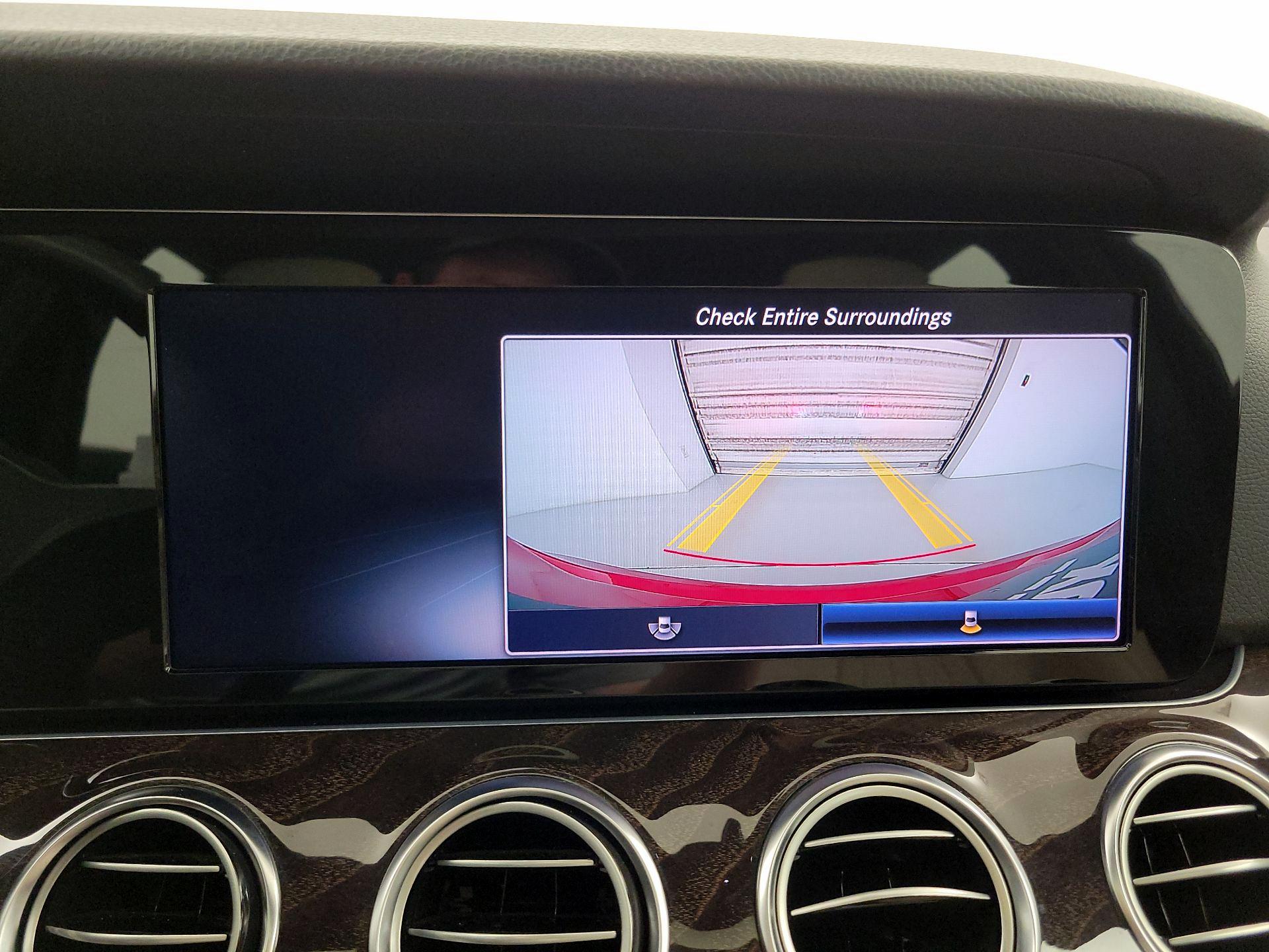 Thumbnail: 2019 Mercedes-Benz E-Class - 15