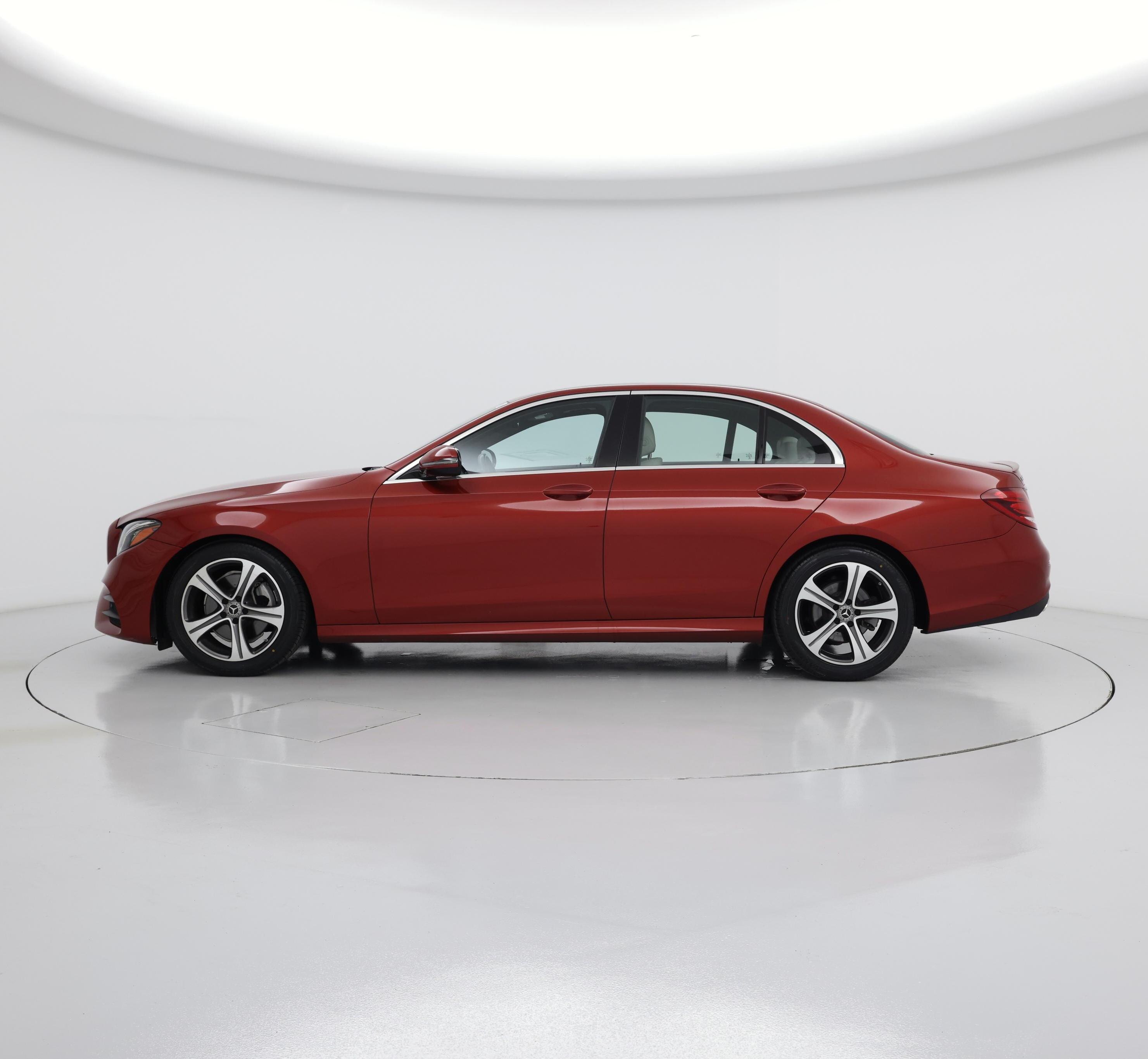 Thumbnail: 2019 Mercedes-Benz E-Class - 3