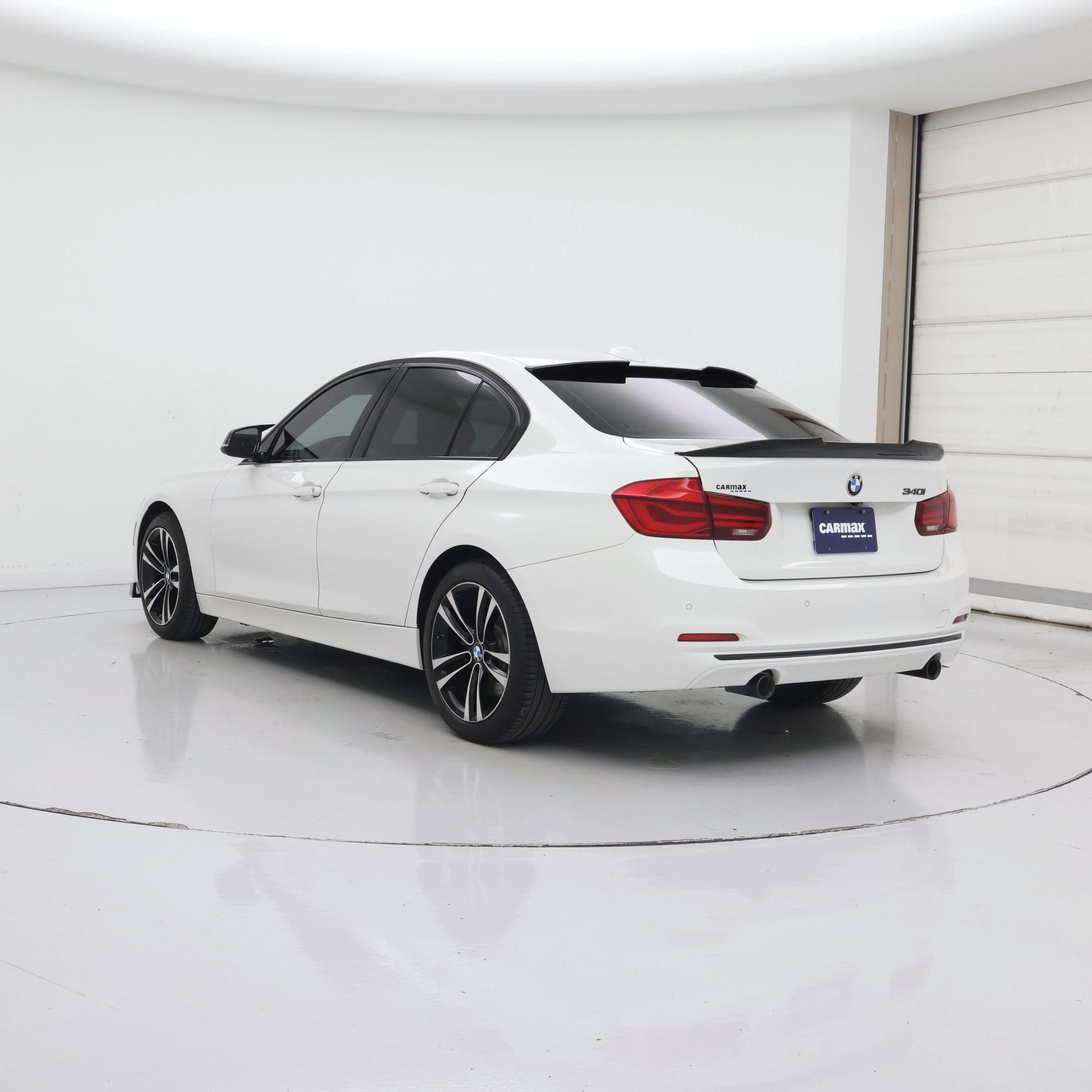 Thumbnail: 2018 BMW 3 Series - 2