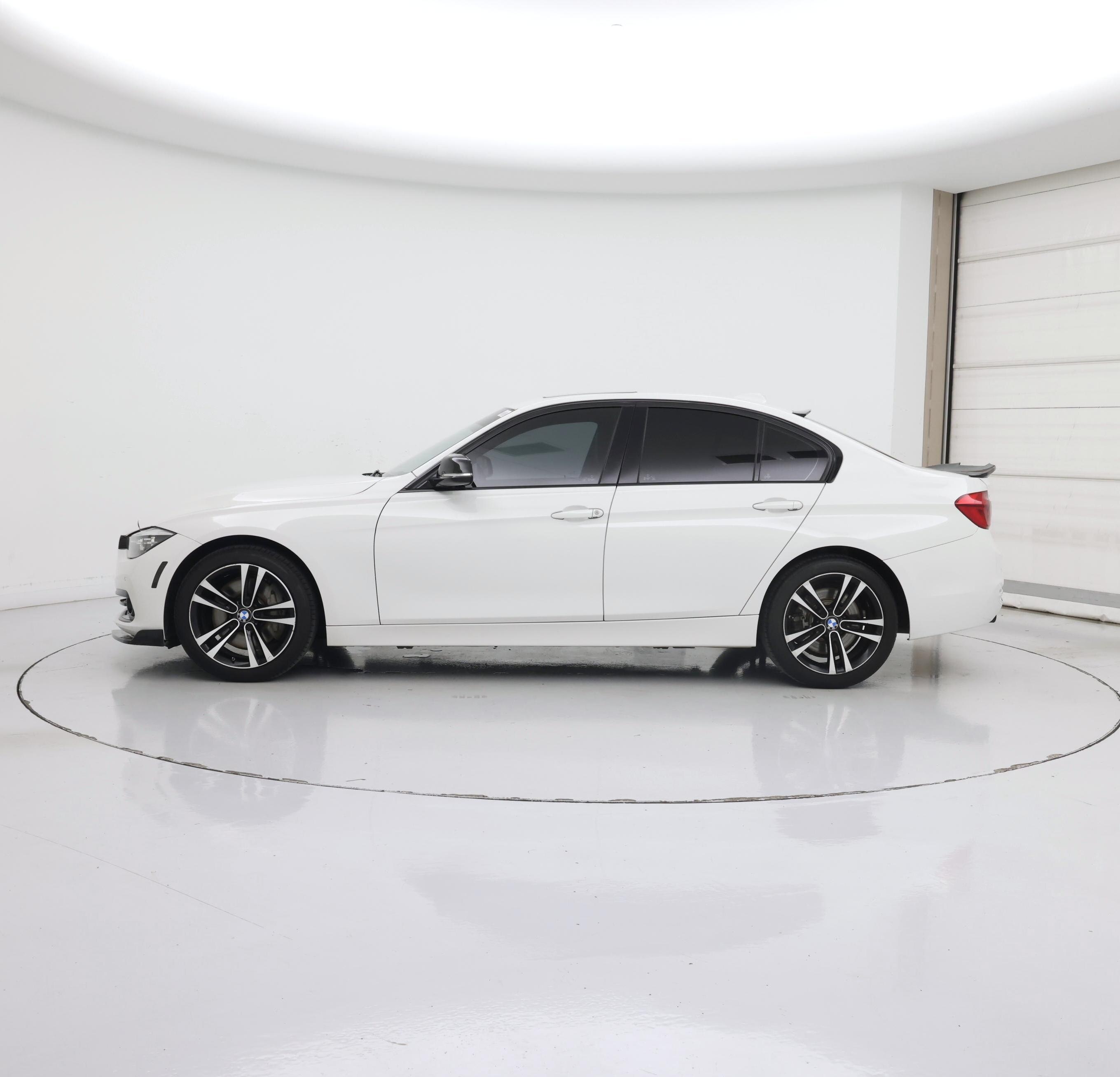 Thumbnail: 2018 BMW 3 Series - 3