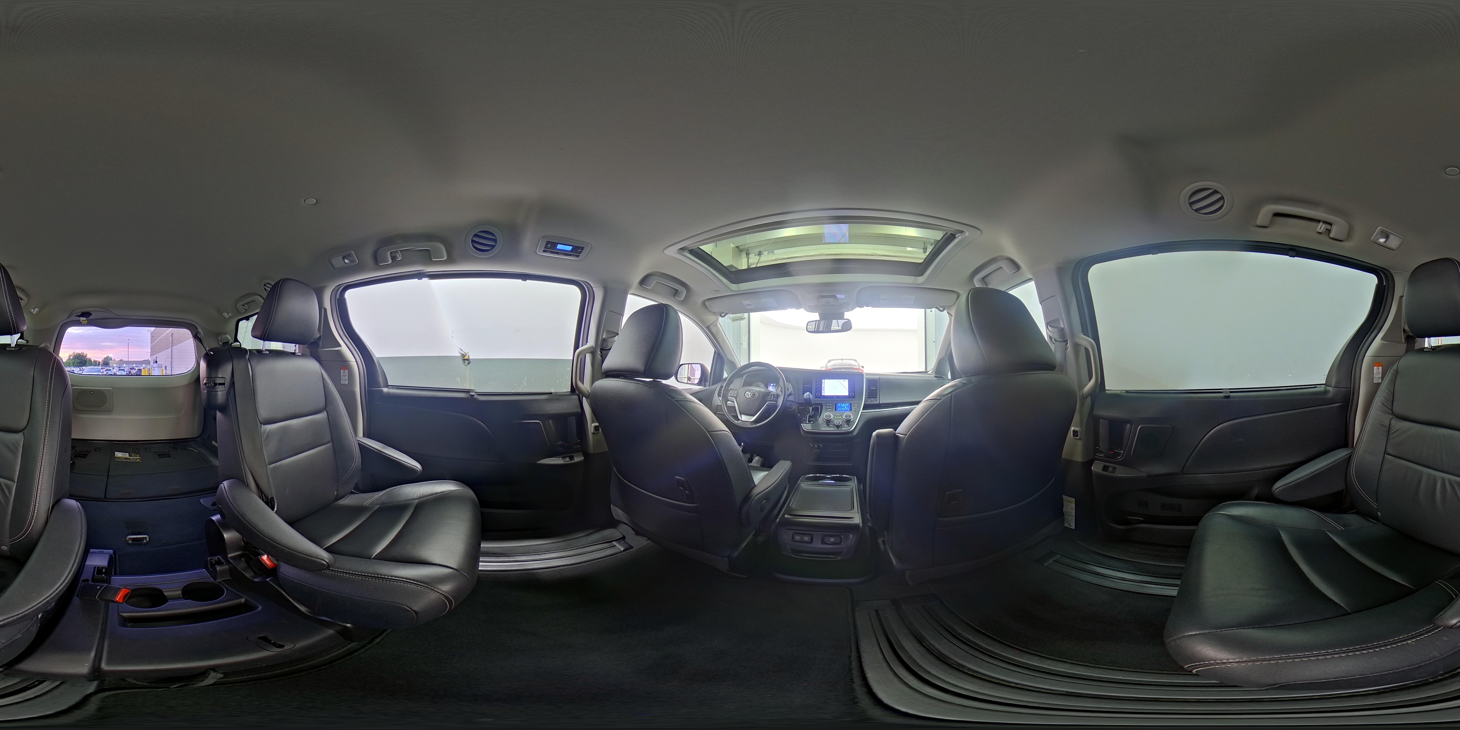 2020 Toyota Sienna SE - Photo 27