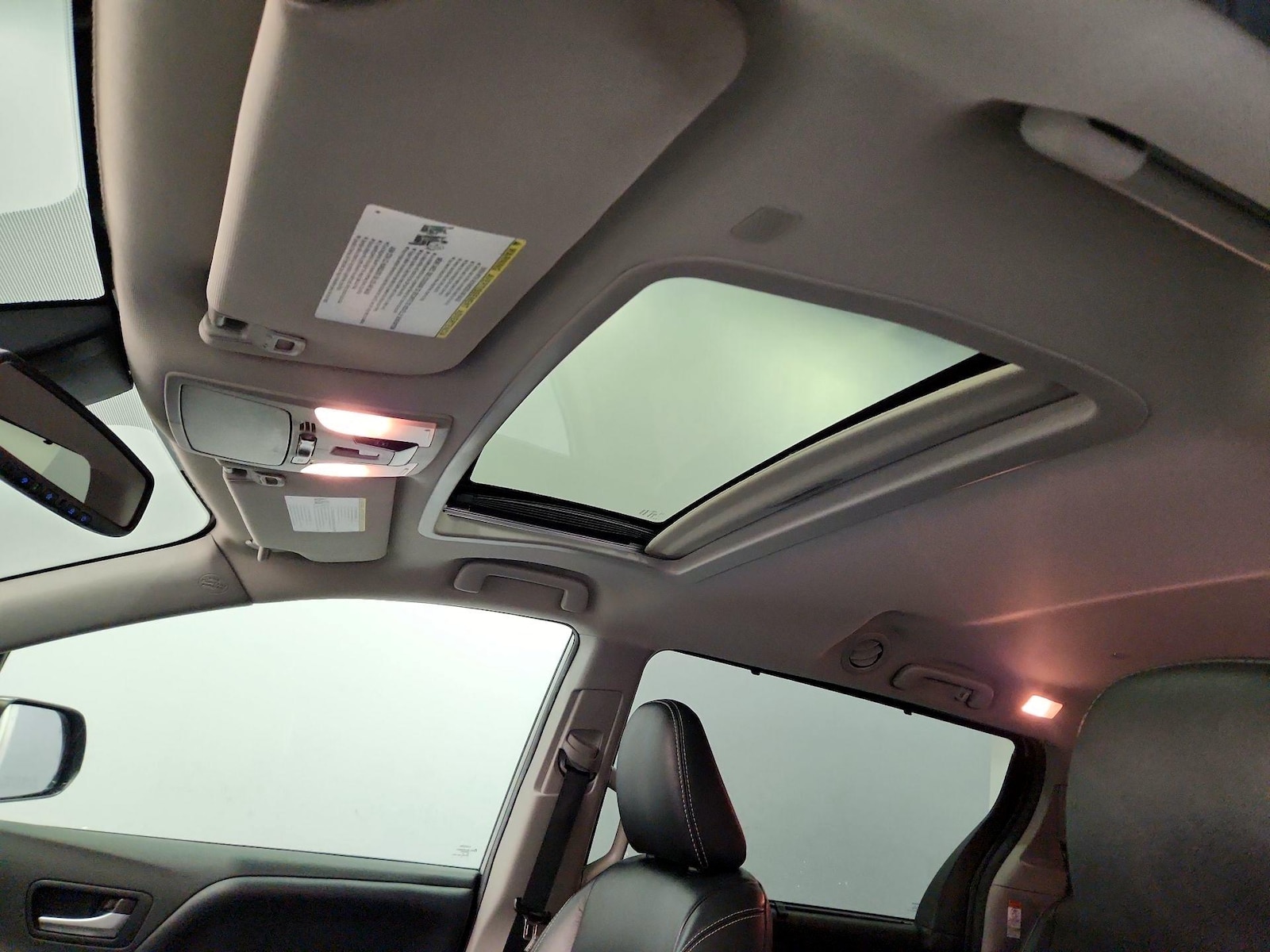 2020 Toyota Sienna SE - Photo 21