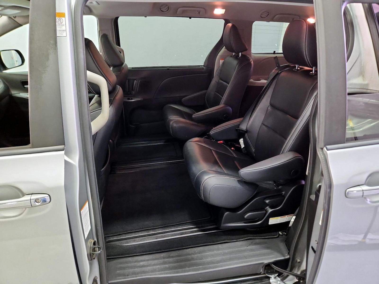 2020 Toyota Sienna SE - Photo 22