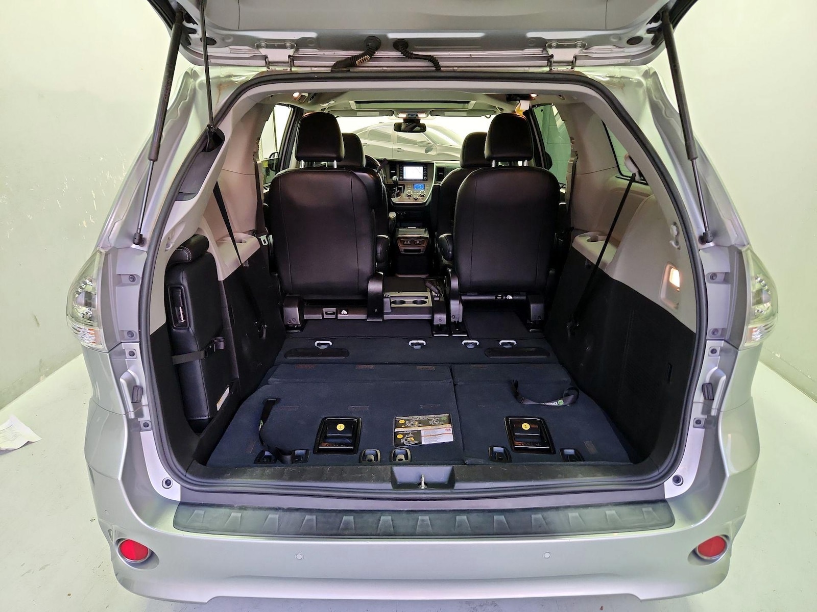 2020 Toyota Sienna SE - Photo 23