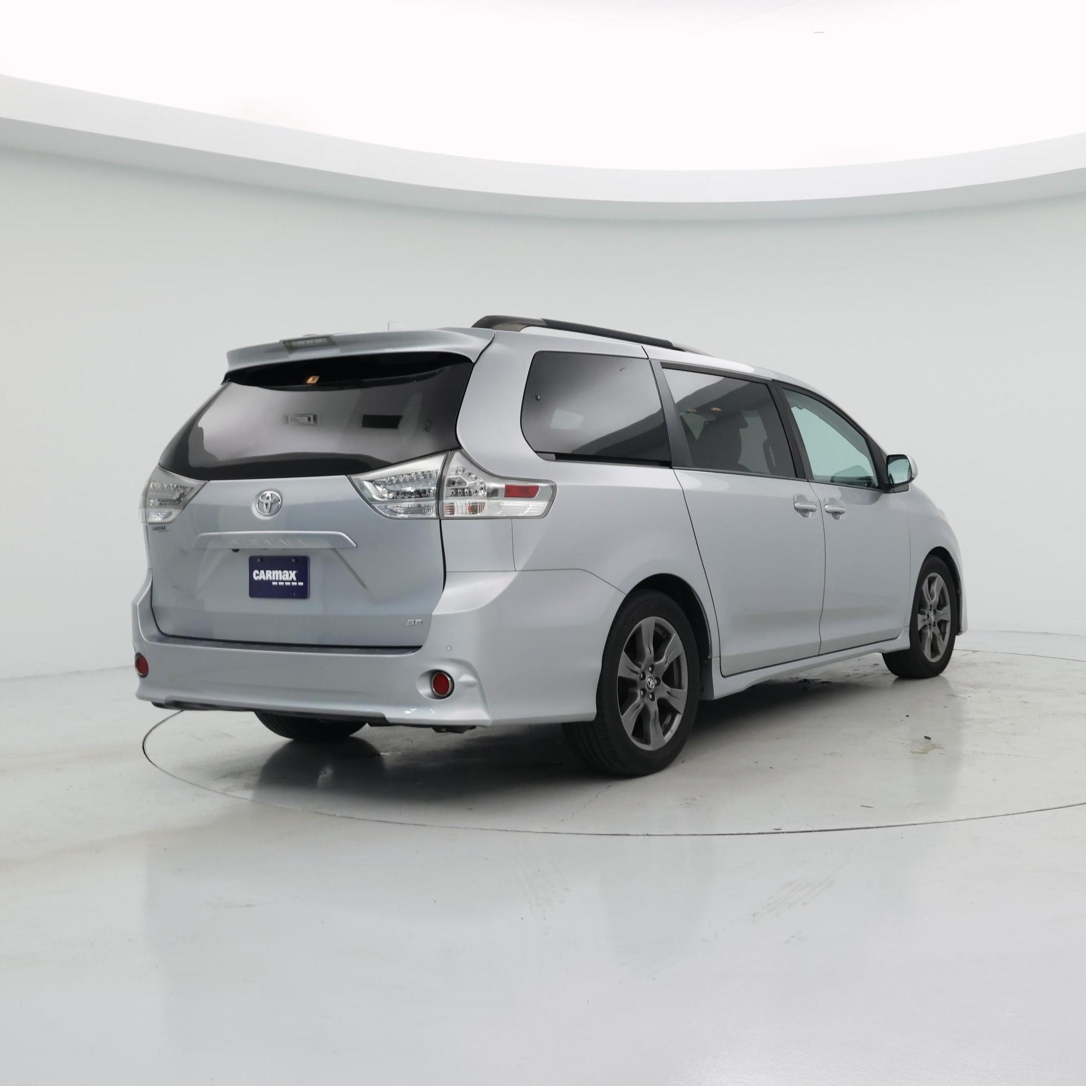 Thumbnail: 2020 Toyota Sienna - 8