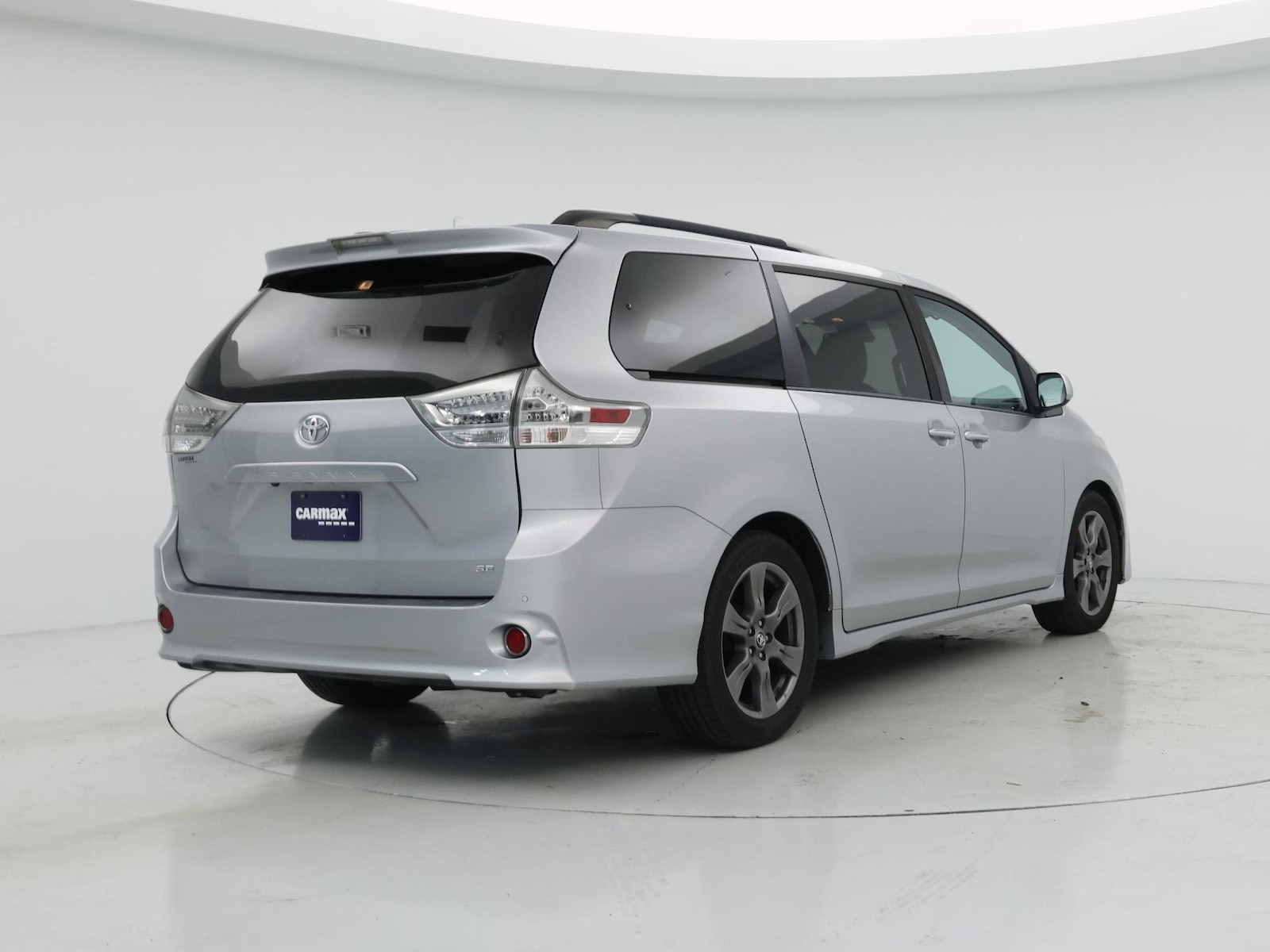 2020 Toyota Sienna SE - Photo 9